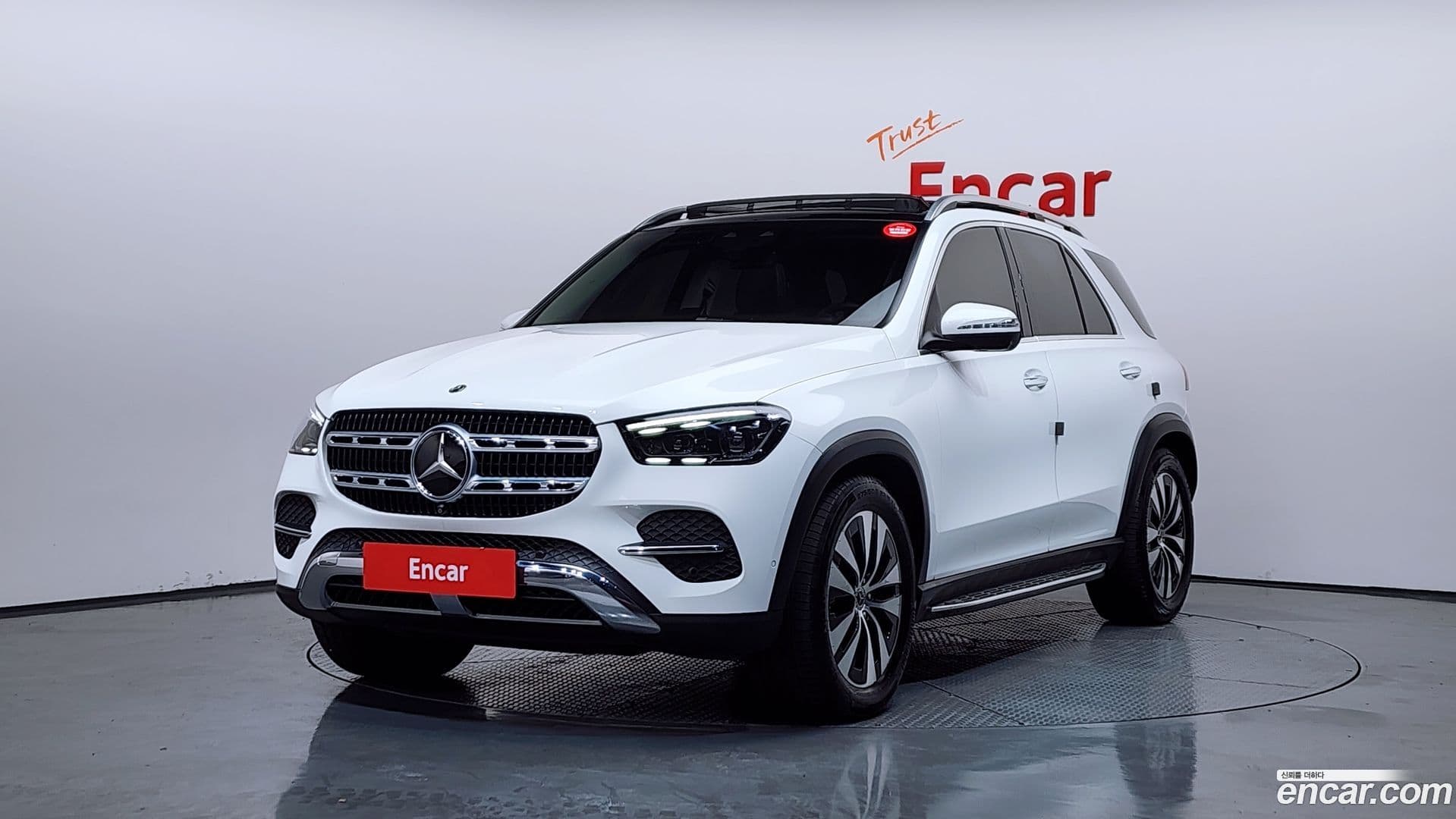 Main__Slider__Photo:GLE-Class Mercedes-Benz 2024.5-0