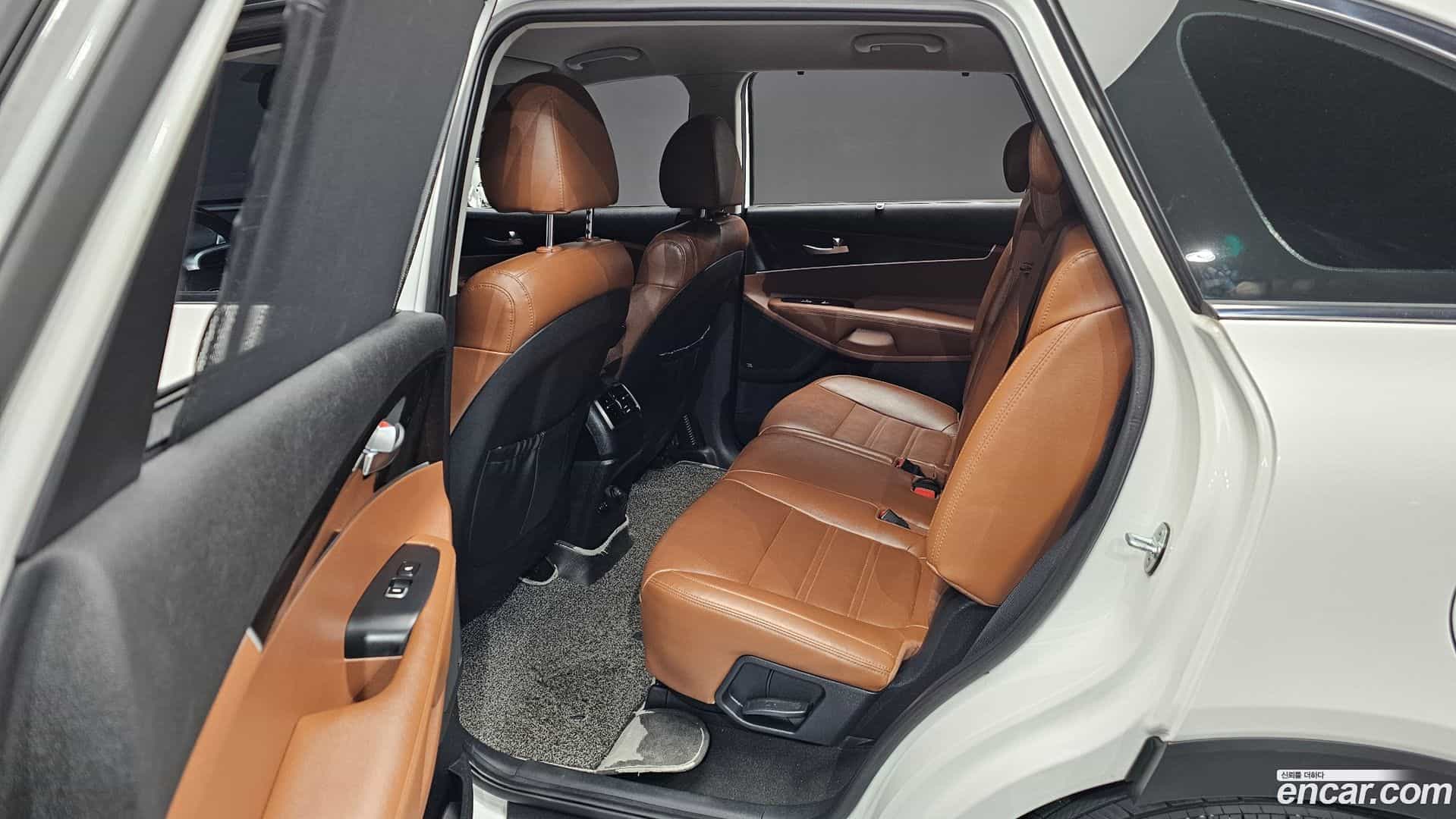 Sorento Kia 2017.8-OPTION-015