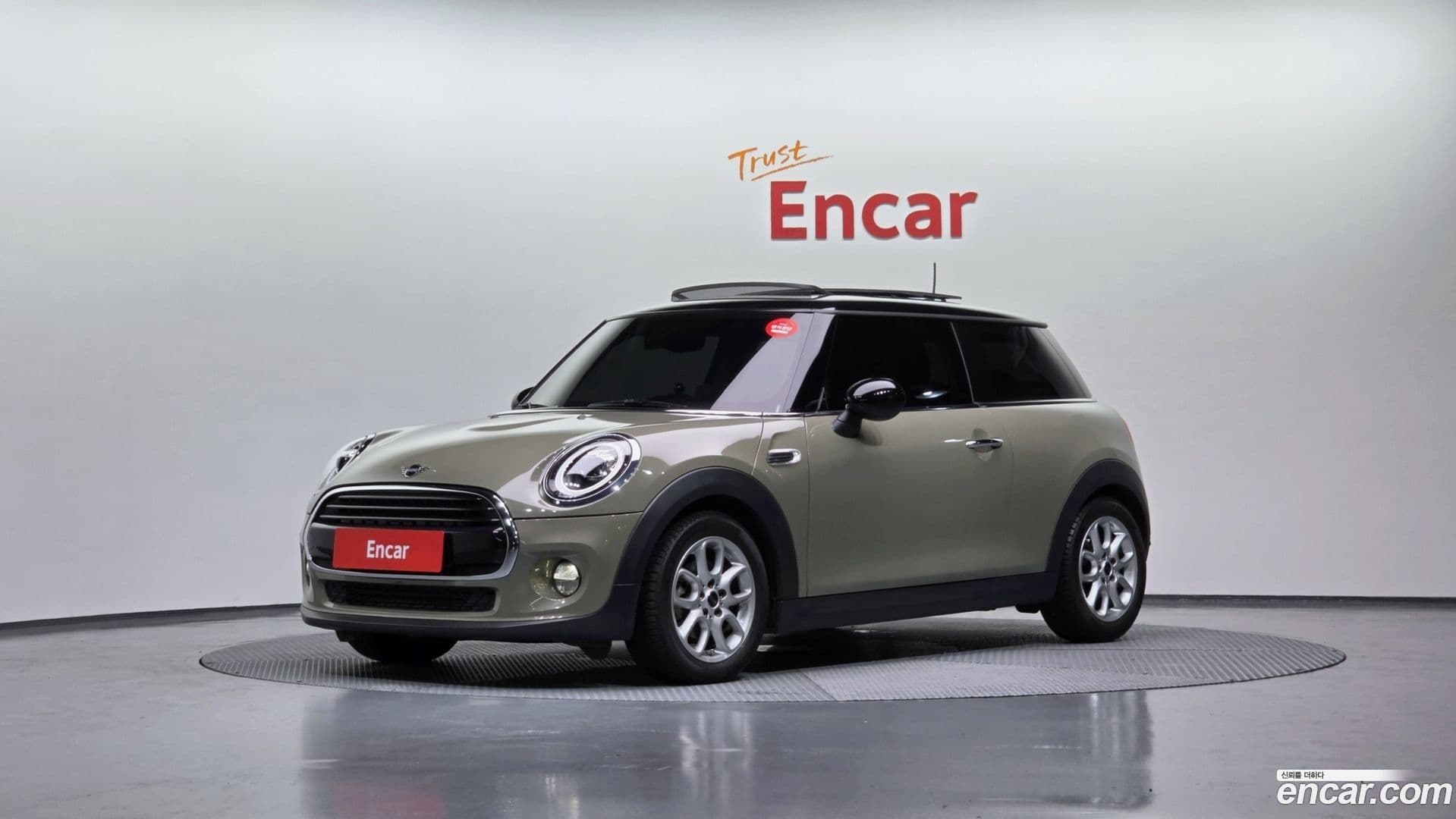 Main__Slider__Photo:Cooper Mini 2019.8-0
