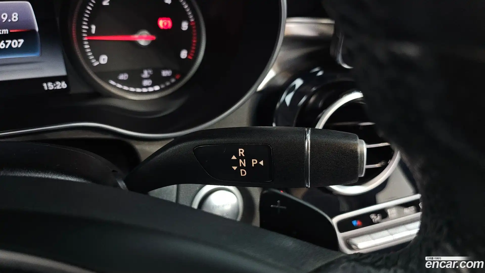 C-Class Mercedes-Benz 2015.6-INNER-009