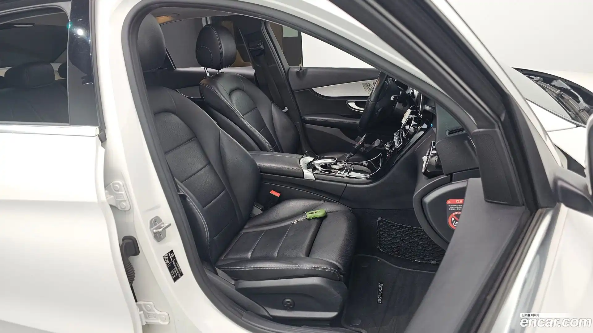 C-Class Mercedes-Benz 2015.6-INNER-010