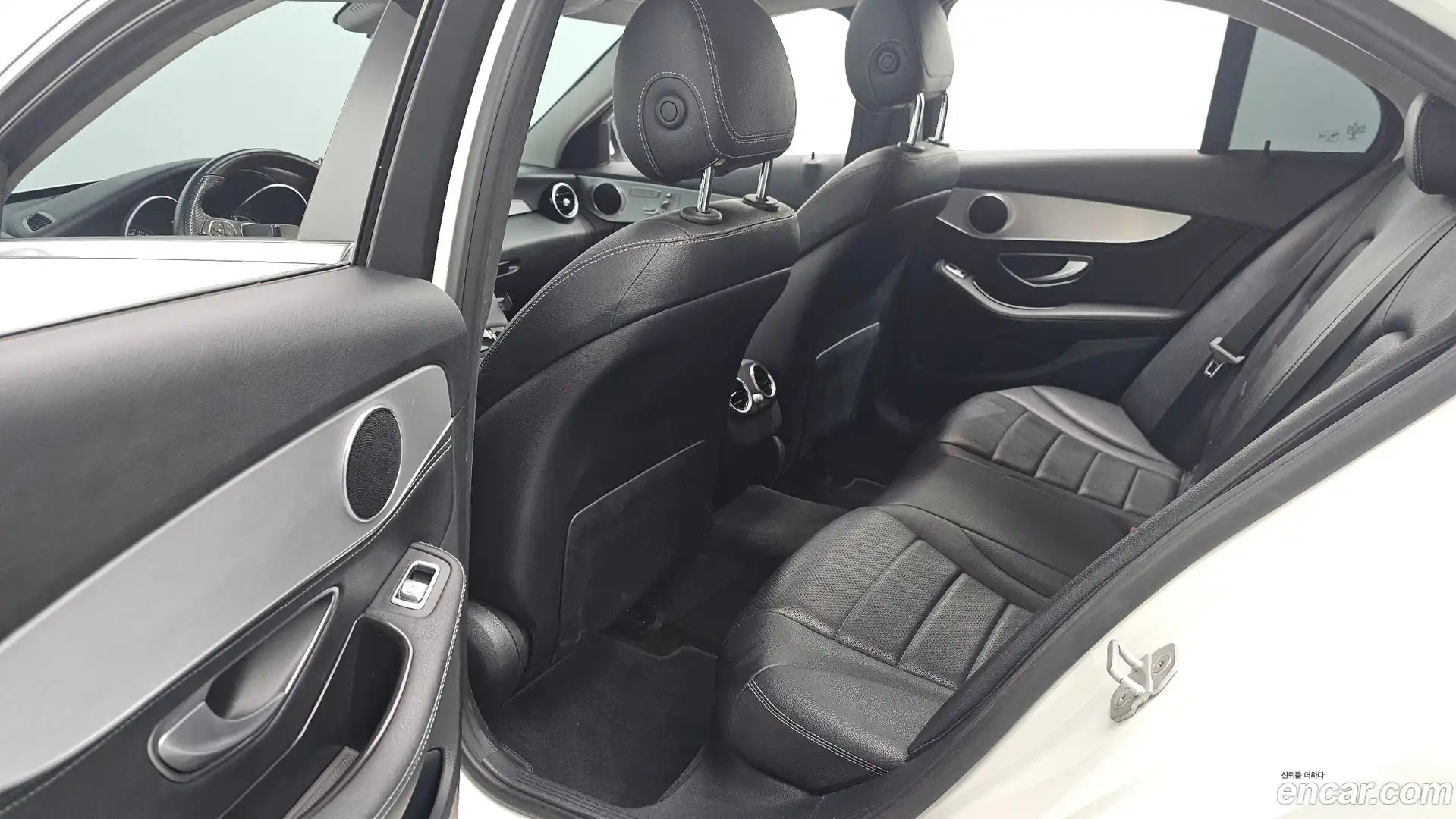 C-Class Mercedes-Benz 2015.6-OPTION-016