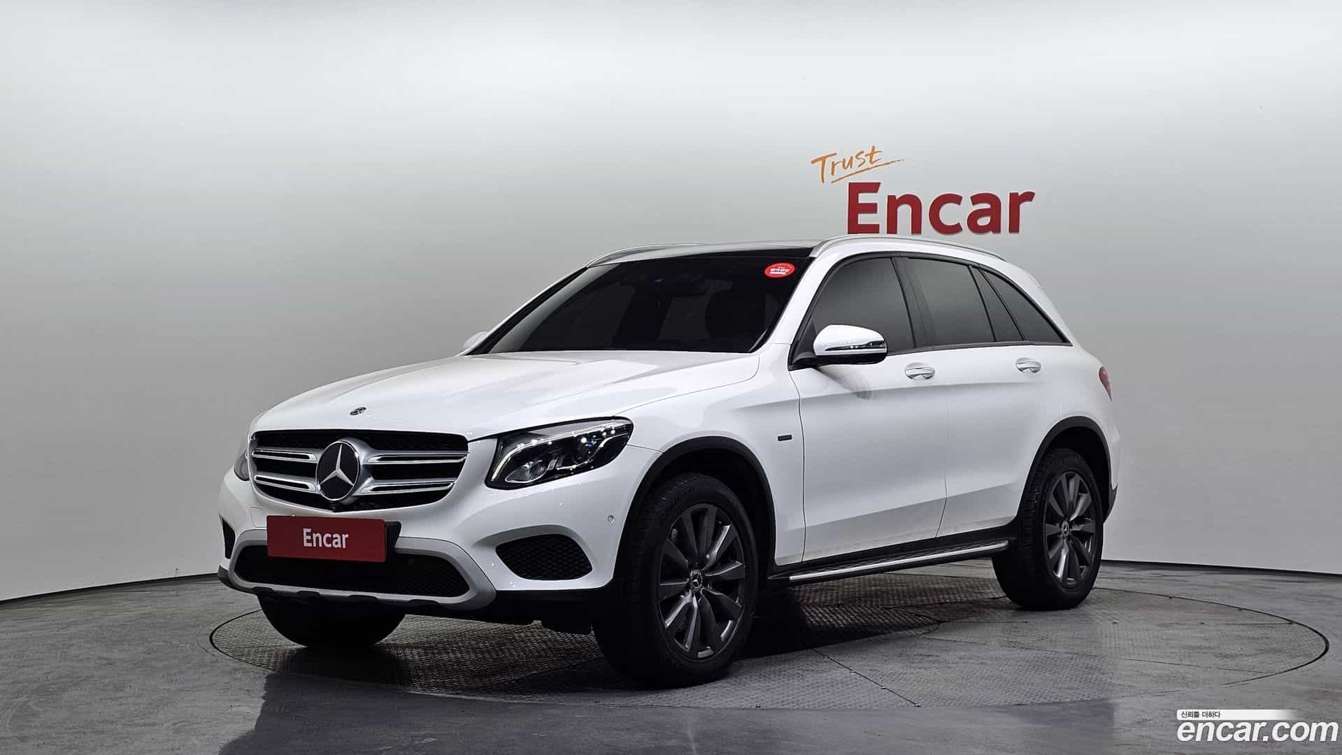 GLC-Class Mercedes-Benz 2018.4-OUTER-001