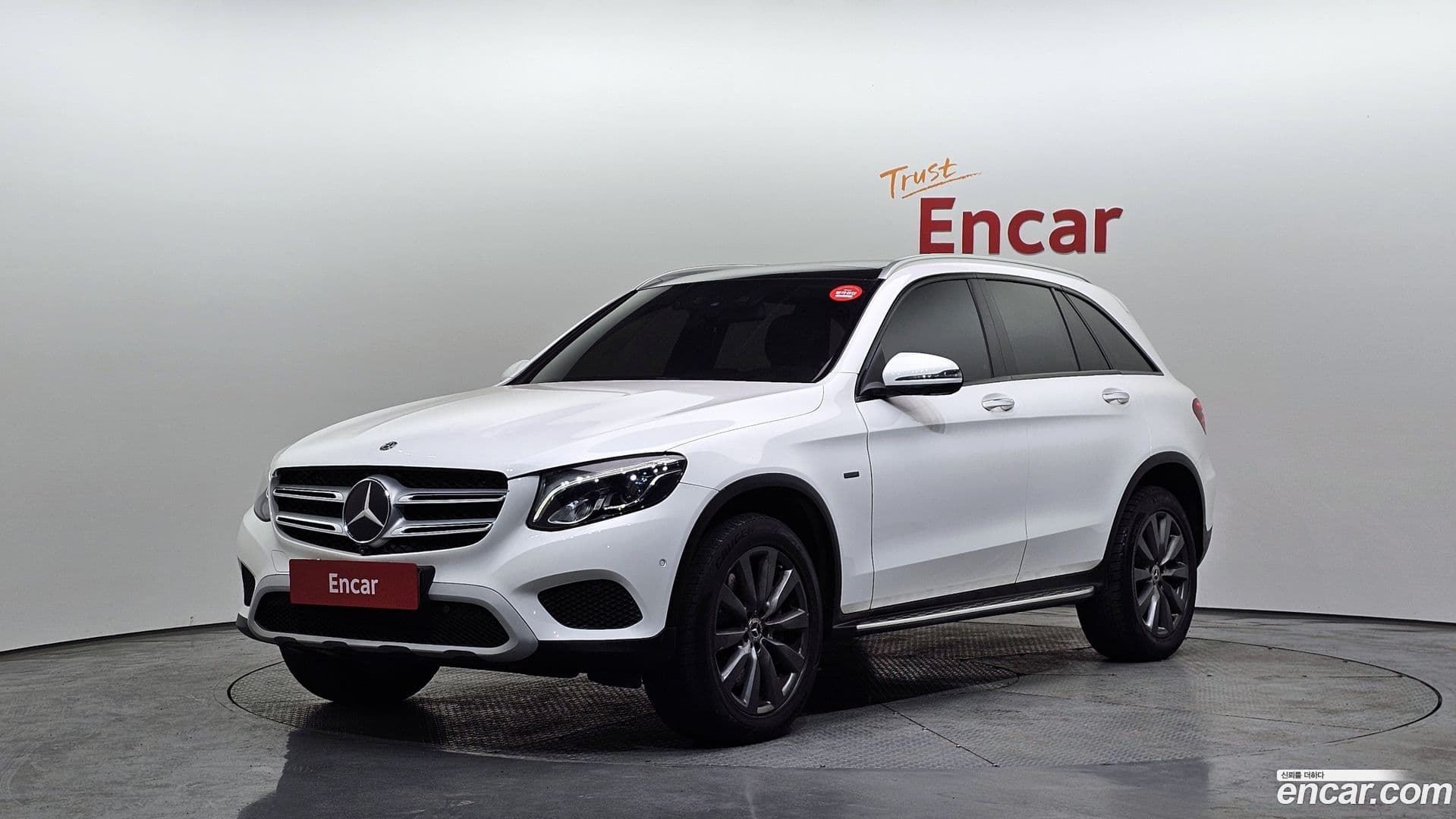 Main__Slider__Photo:GLC-Class Mercedes-Benz 2018.4-0
