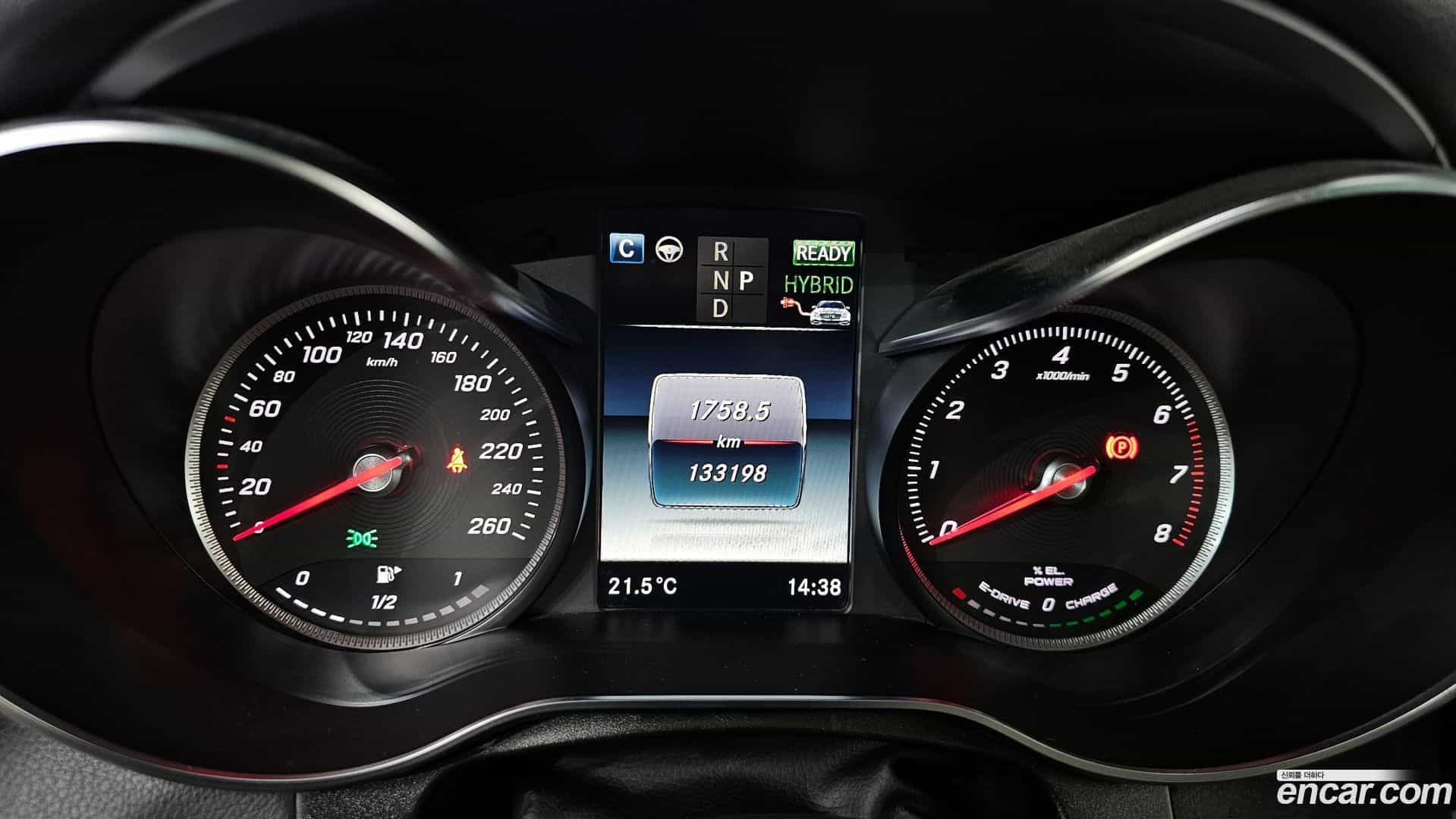 GLC-Class Mercedes-Benz 2018.4-INNER-008