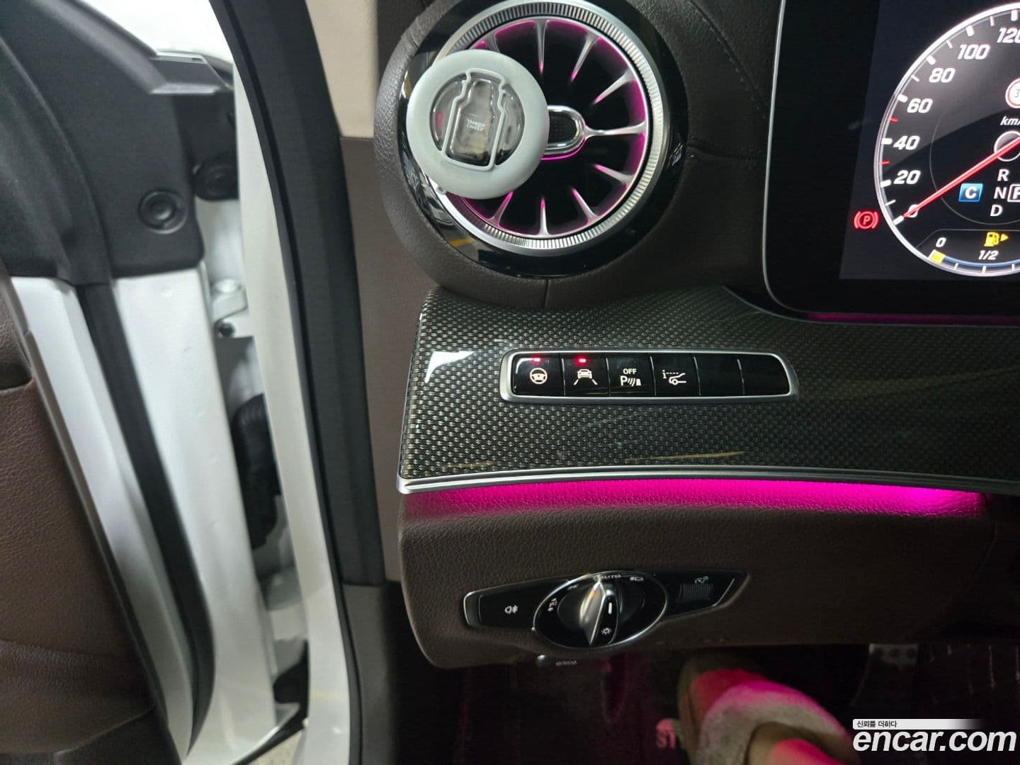 Main__Slider__Photo:CLS-Class Mercedes-Benz 2018.10-14