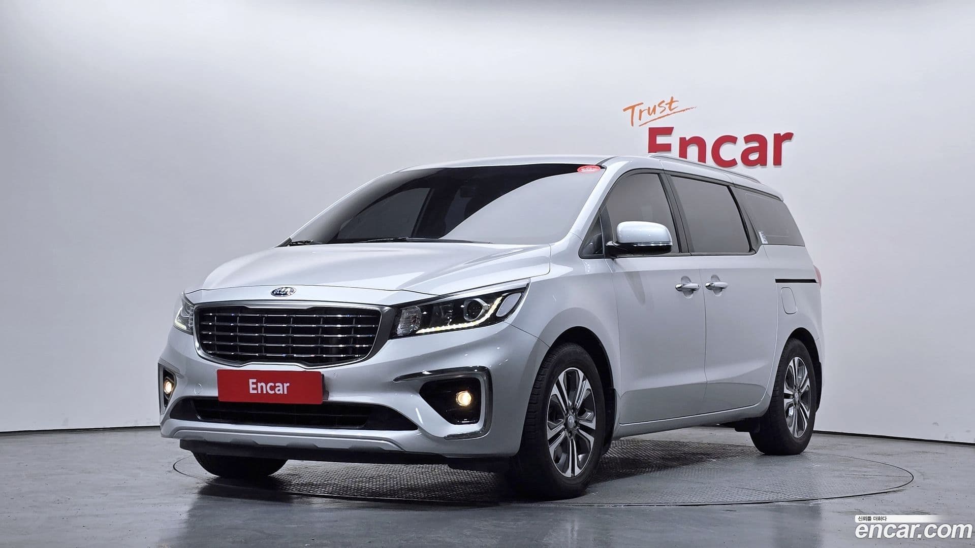 Main__Slider__Photo:Canival Kia 2018.6-0