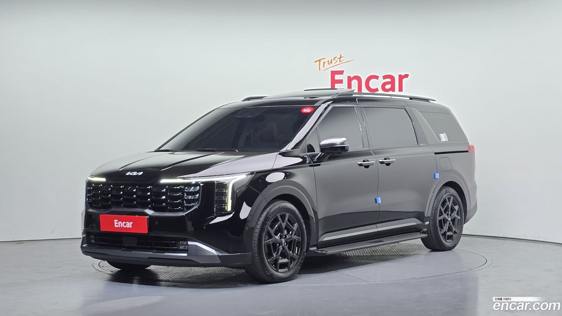Main__Slider__Photo:Canival Kia 2024.1-0