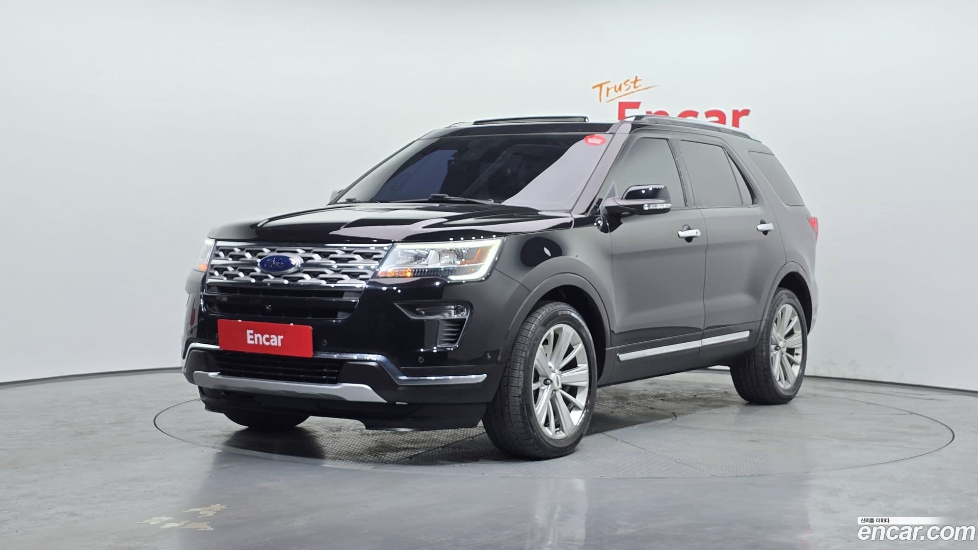 Main__Slider__Photo:Explorer Ford 2019.4-0