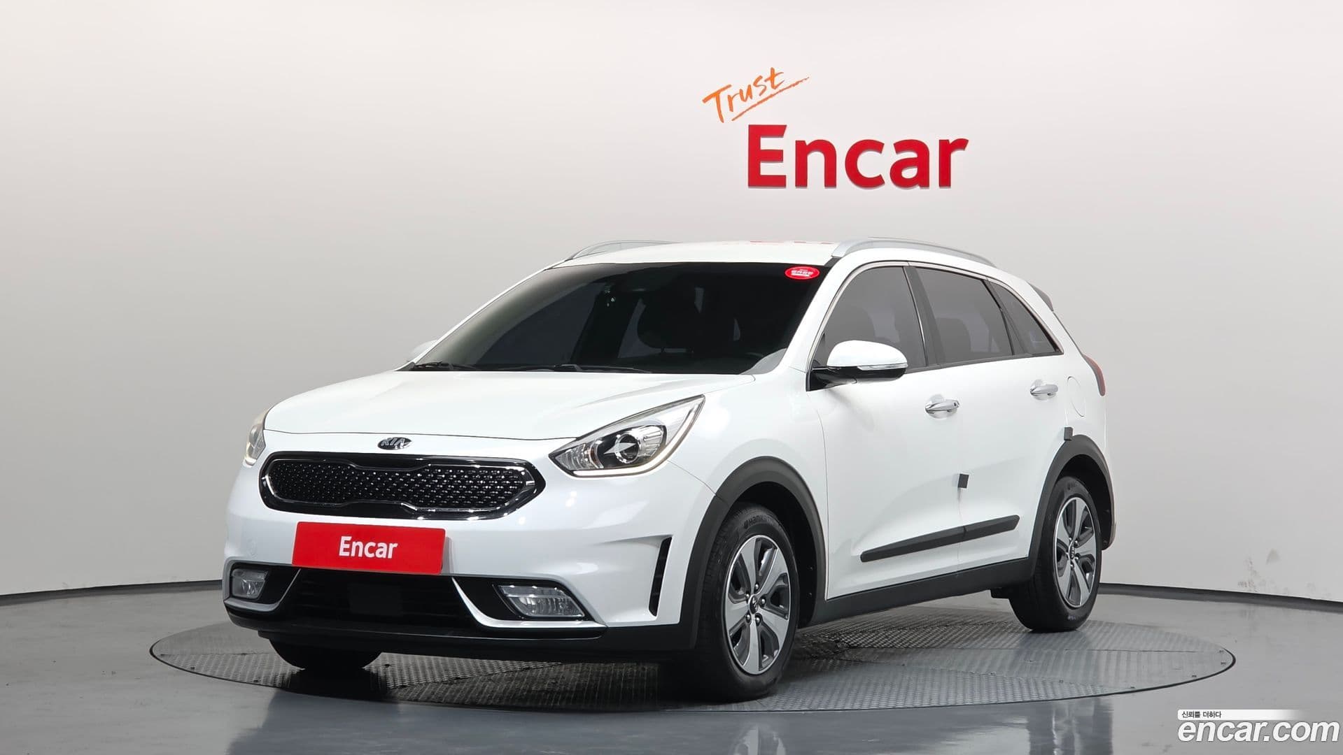 Main__Slider__Photo:Niro Kia 2018.5-0