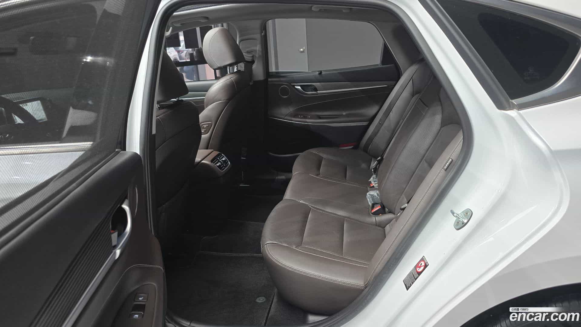 Grandeur Hyundai 2018.5-OPTION-017