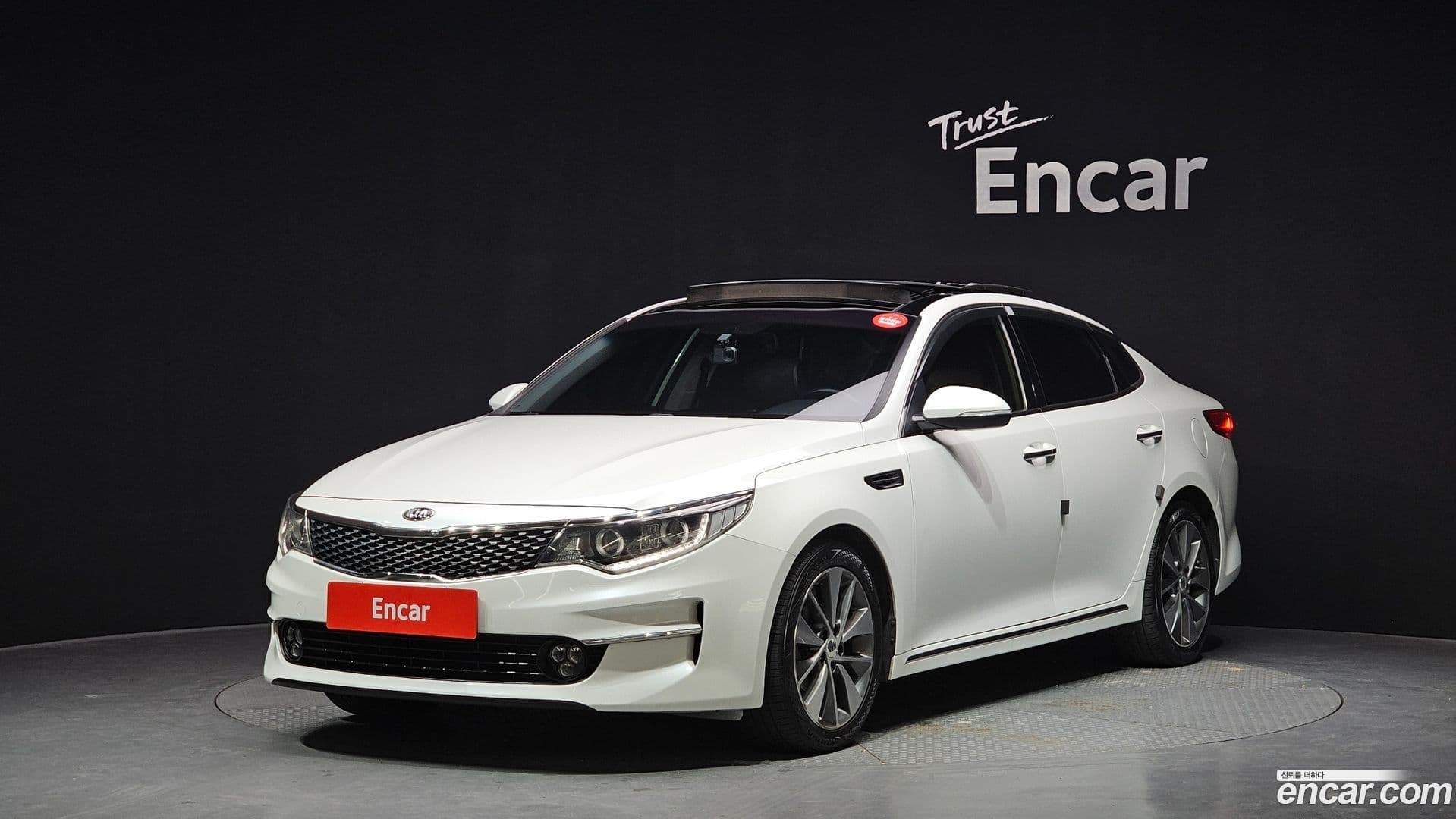 Main__Slider__Photo:K5 Kia 2016.4-0