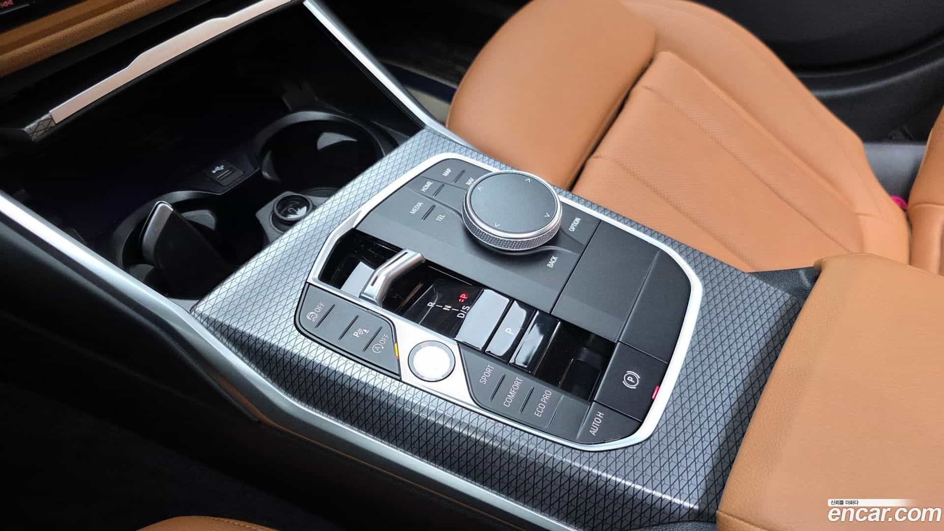 3-Series BMW 2022.11-INNER-009