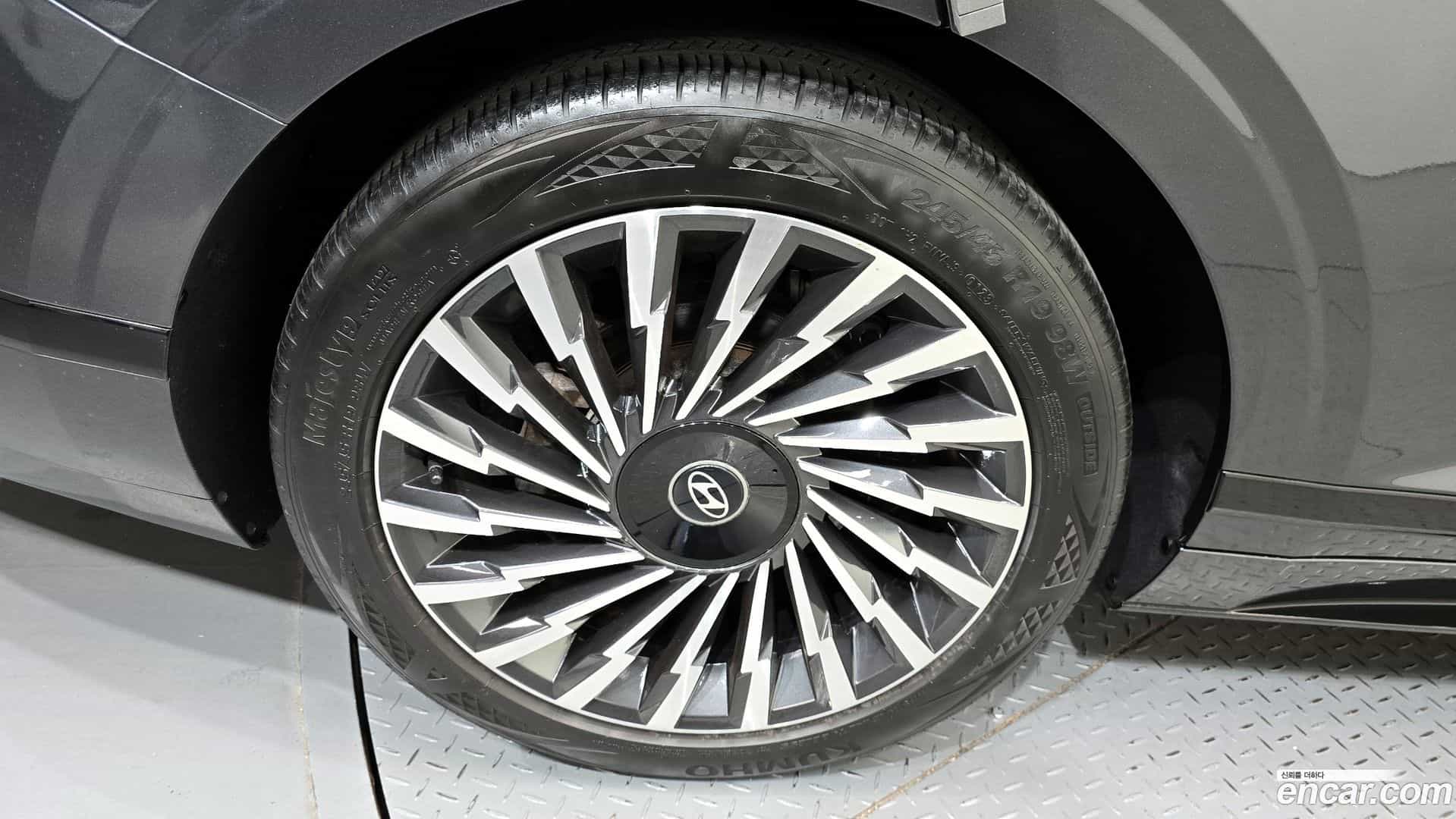 Grandeur Hyundai 2023.0-OUTER-005