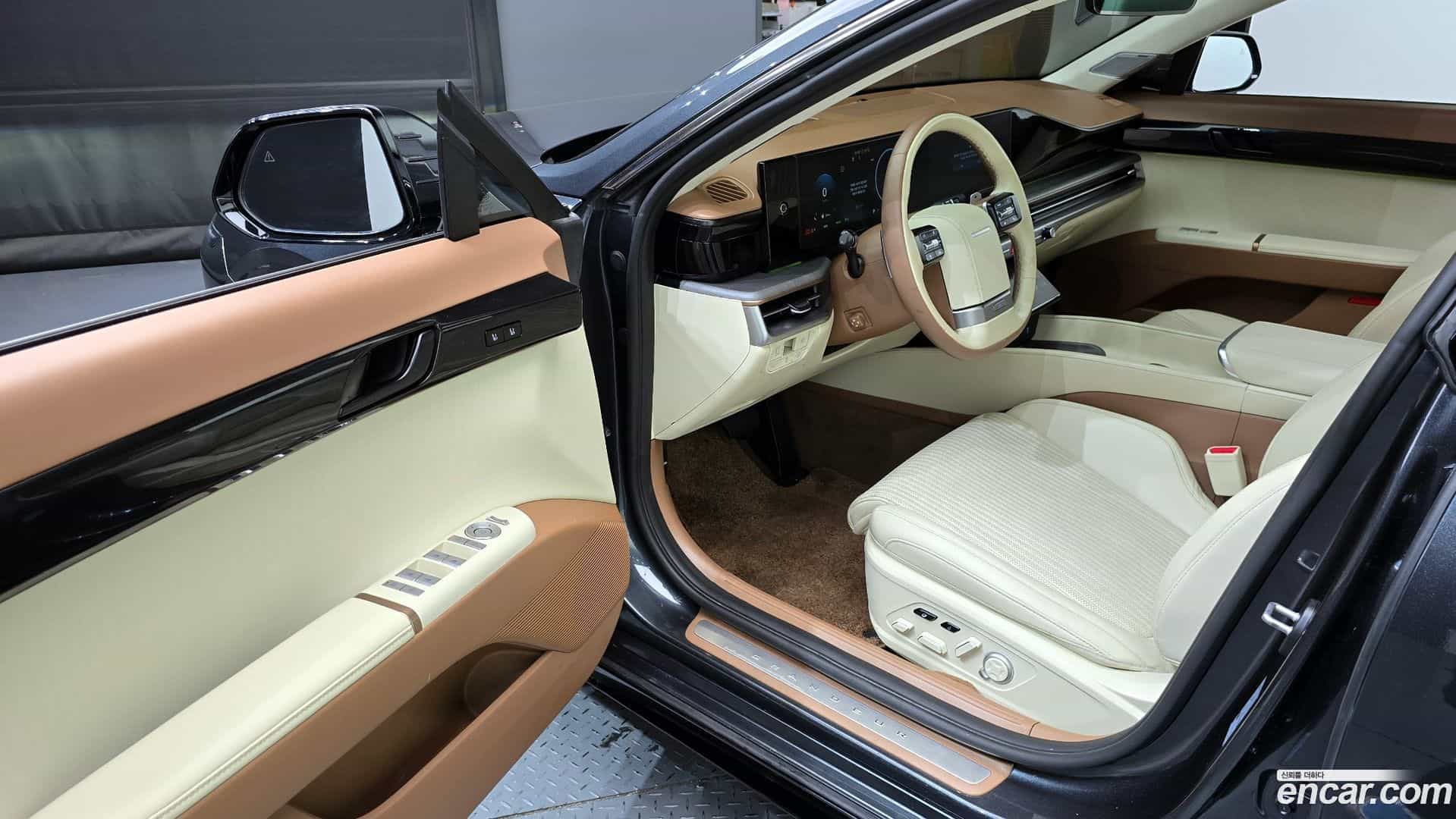 Grandeur Hyundai 2023.0-INNER-010