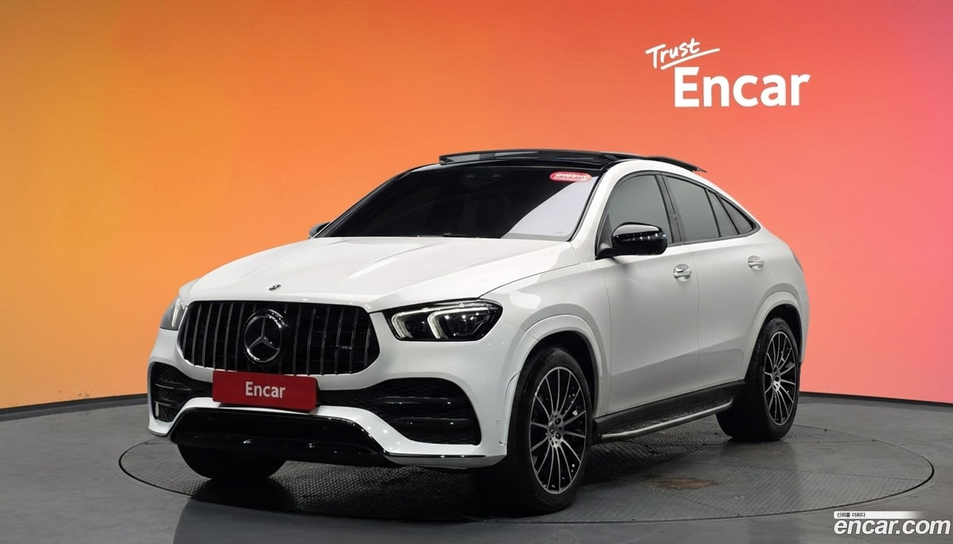 Main__Slider__Photo:GLE-Class Mercedes-Benz 2022.4-0