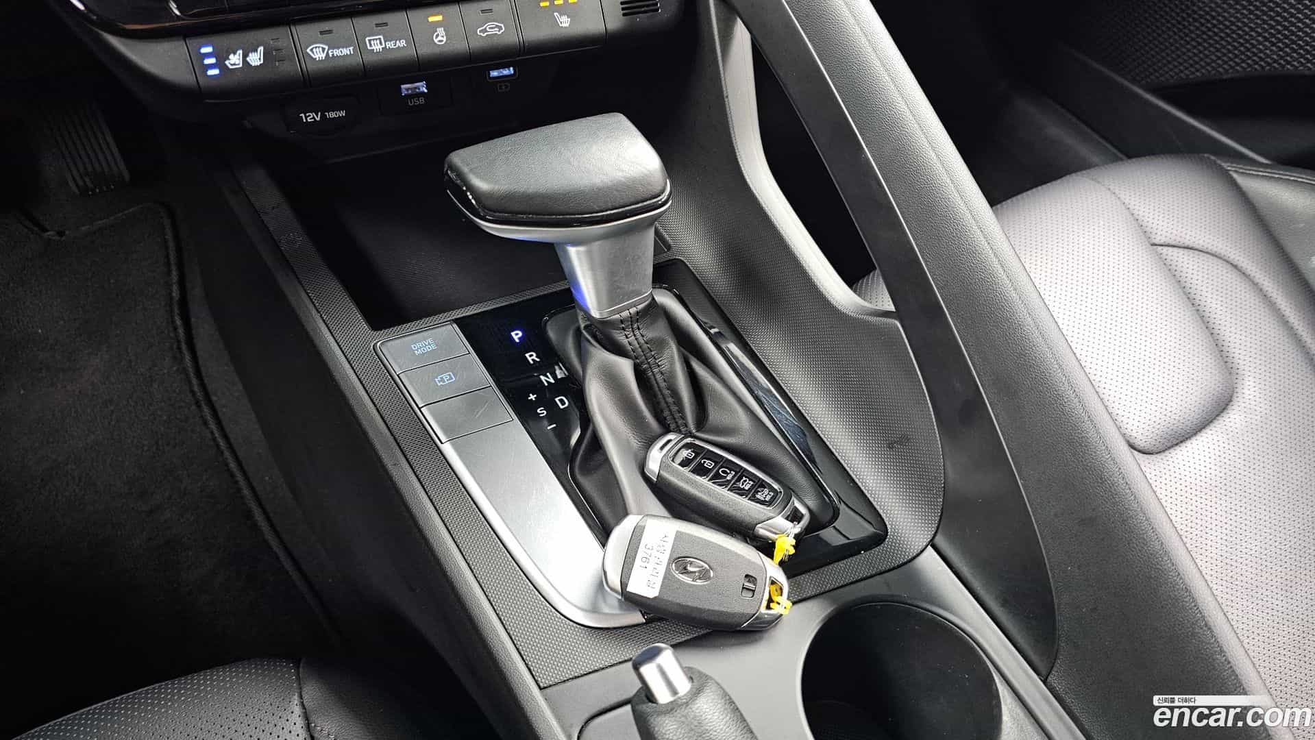 AVANTE Hyundai 2020.6-INNER-009