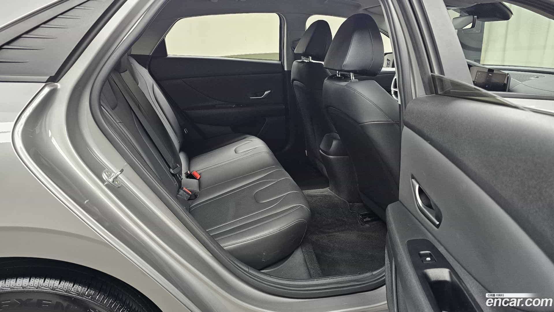AVANTE Hyundai 2020.6-OPTION-016