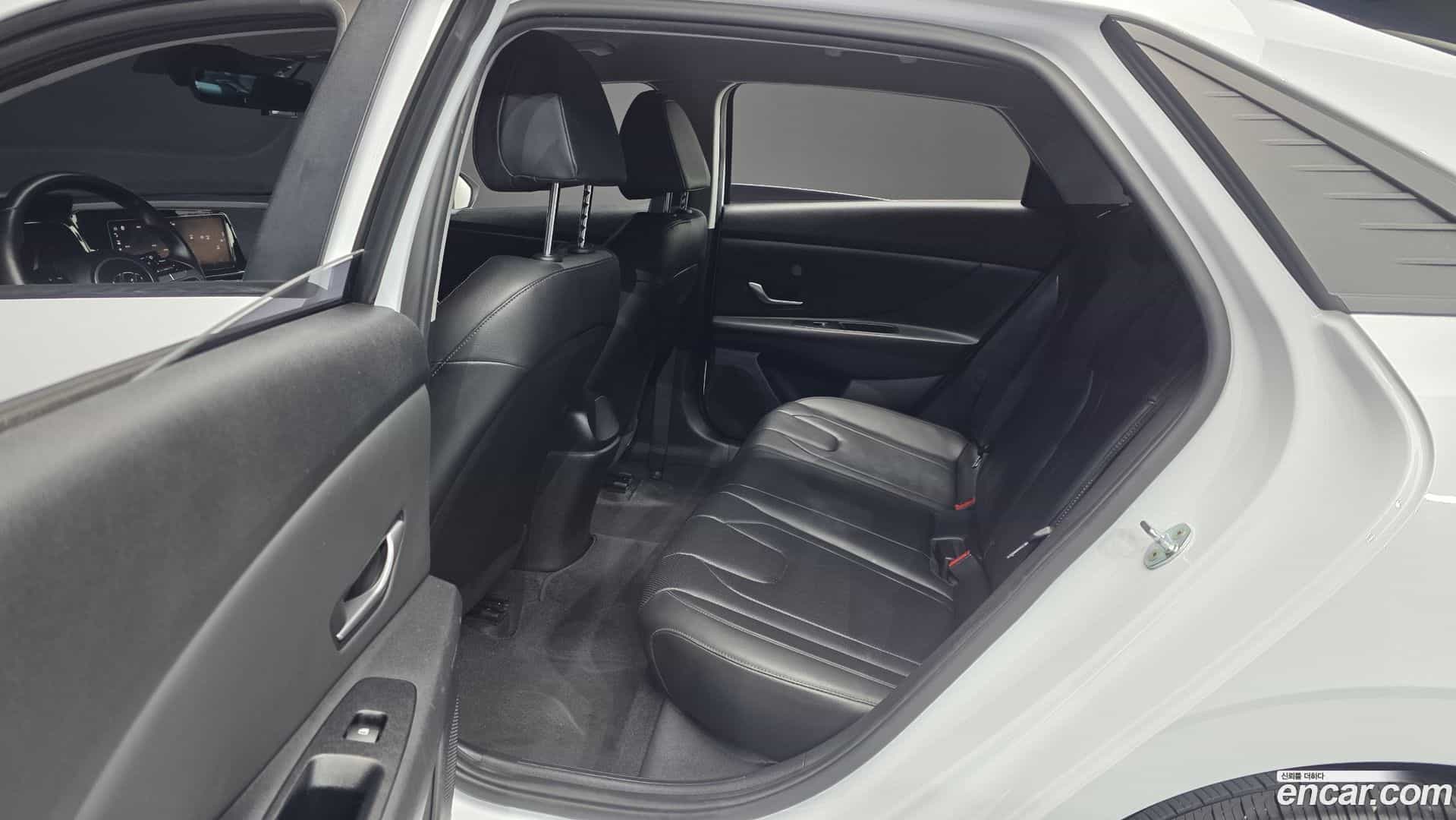 AVANTE Hyundai 2021.0-OPTION-015