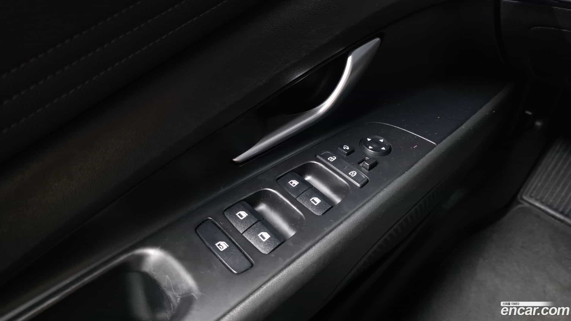 AVANTE Hyundai 2021.0-OPTION-018