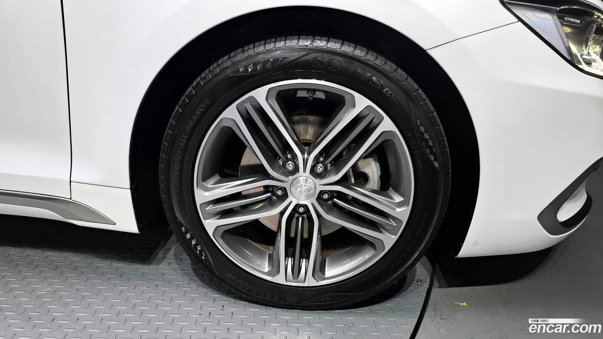 Grandeur Hyundai 2017.0-OUTER-005