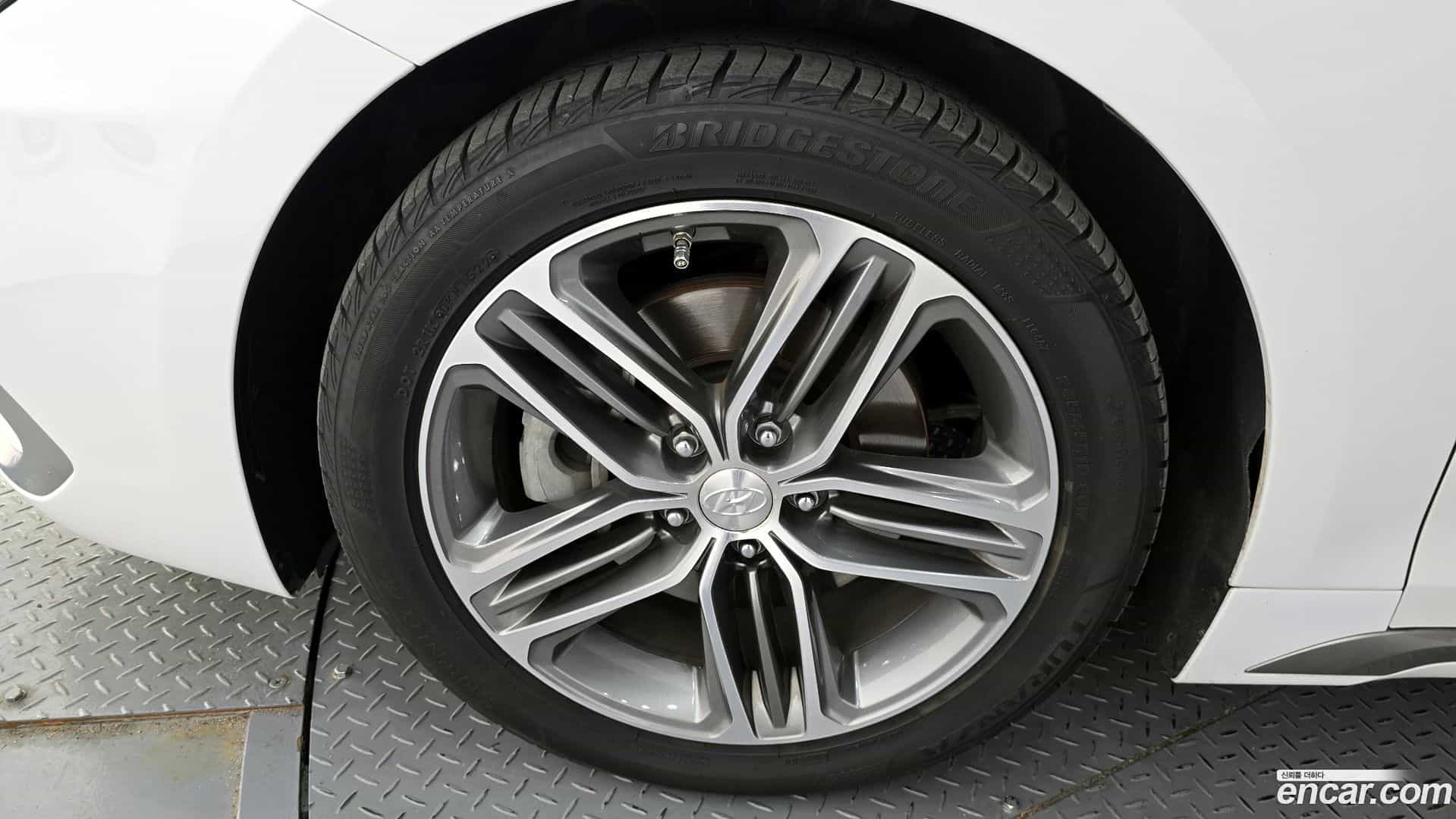 Grandeur Hyundai 2017.5-OUTER-005