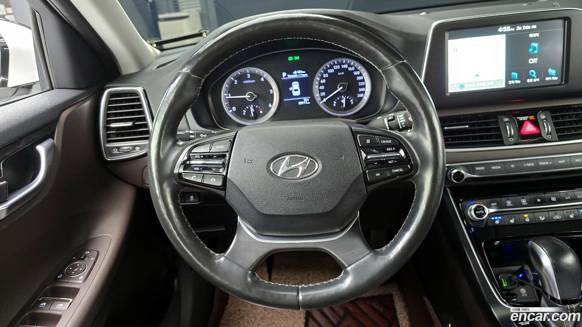 Main__Slider__Photo:Grandeur Hyundai 2017.5-12