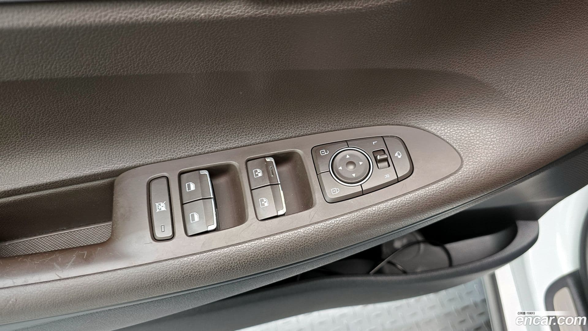 Main__Slider__Photo:Grandeur Hyundai 2017.5-13