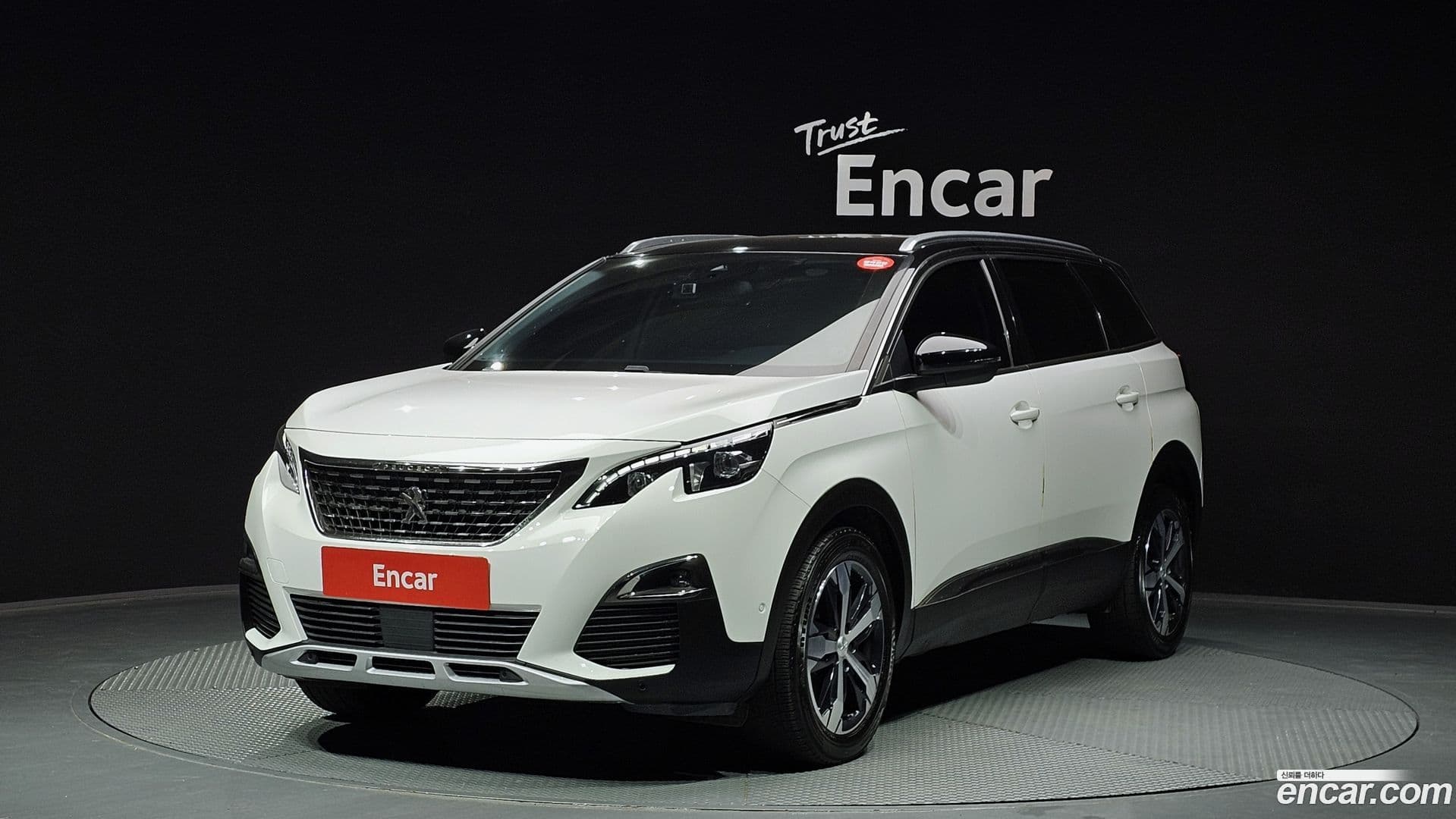 Main__Slider__Photo:5008 Peugeot 2019.2-0