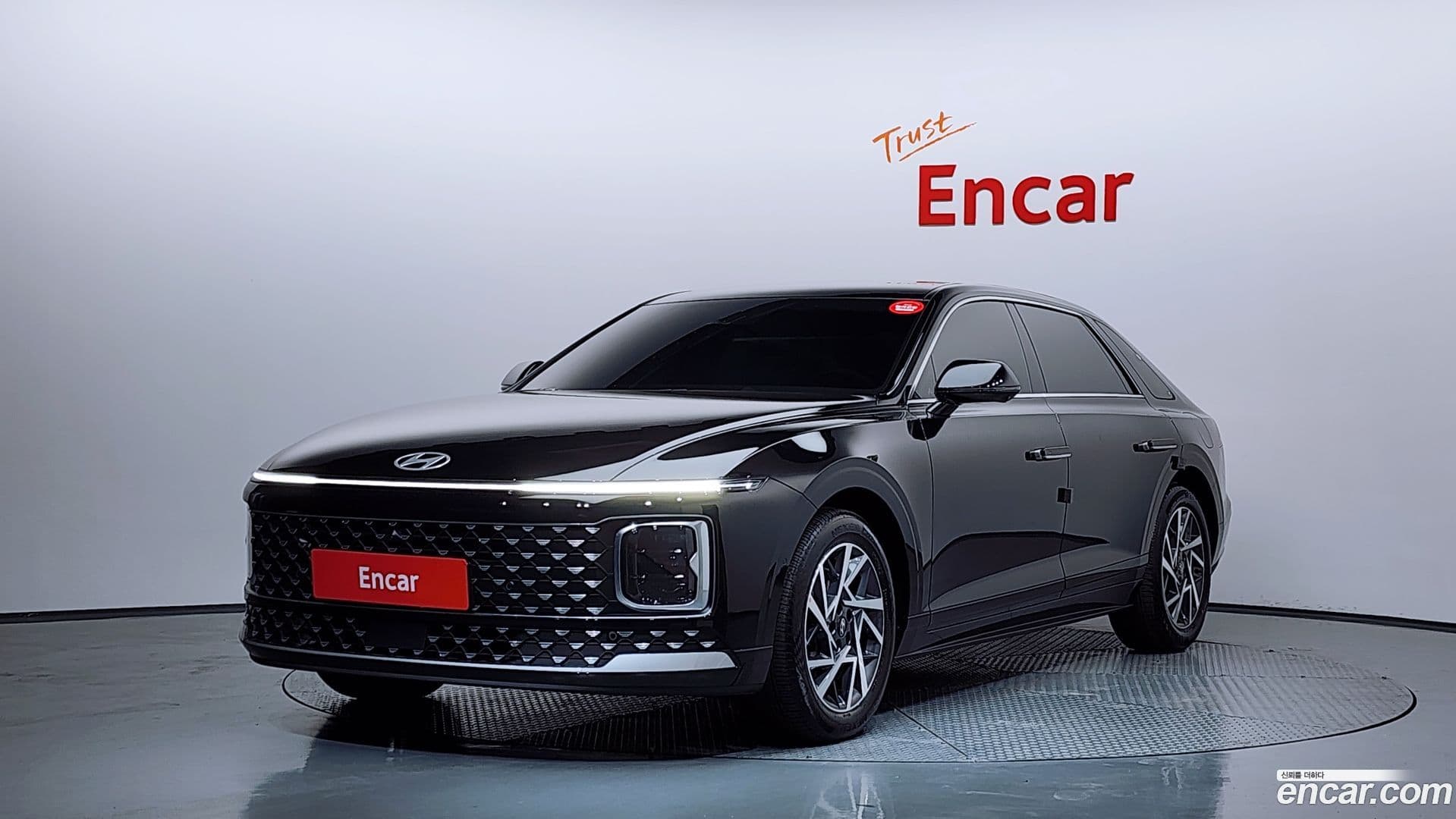 Main__Slider__Photo:Grandeur Hyundai 2025.10-0
