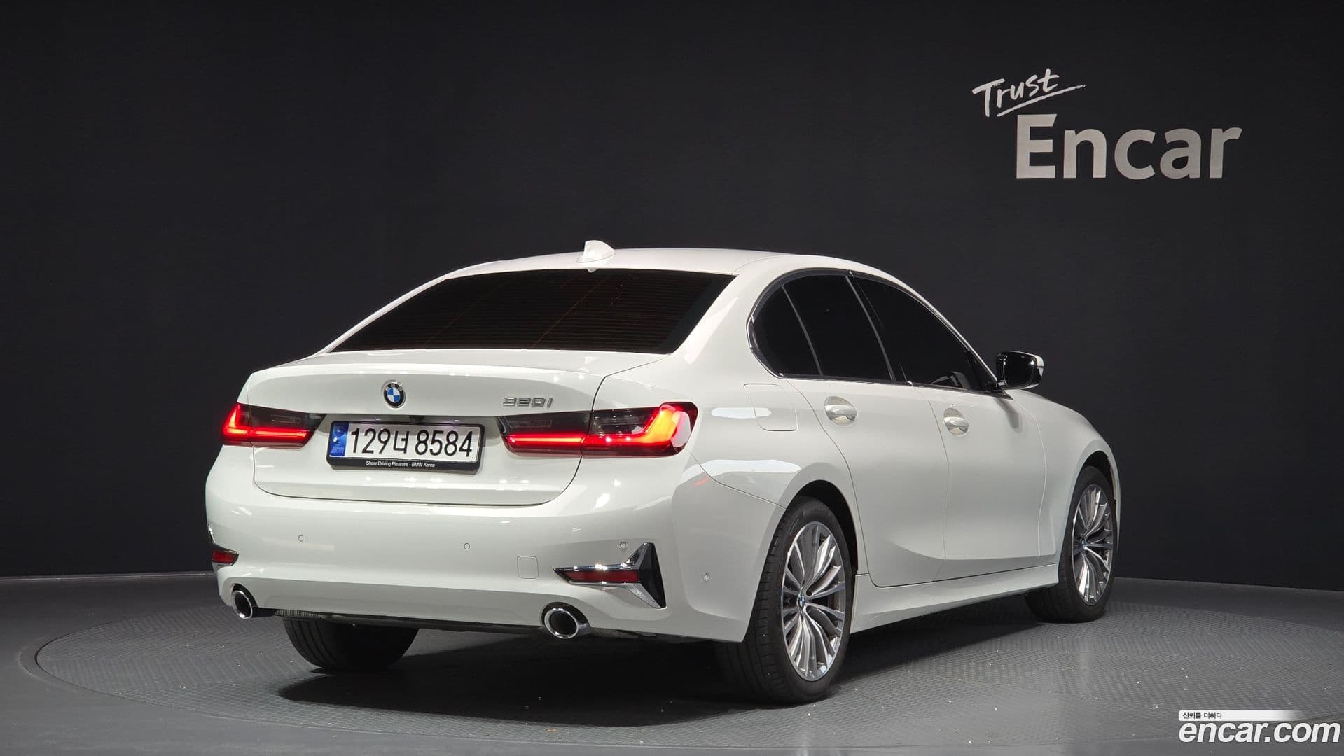 Main__Slider__Photo:3-Series BMW 2022.3-1