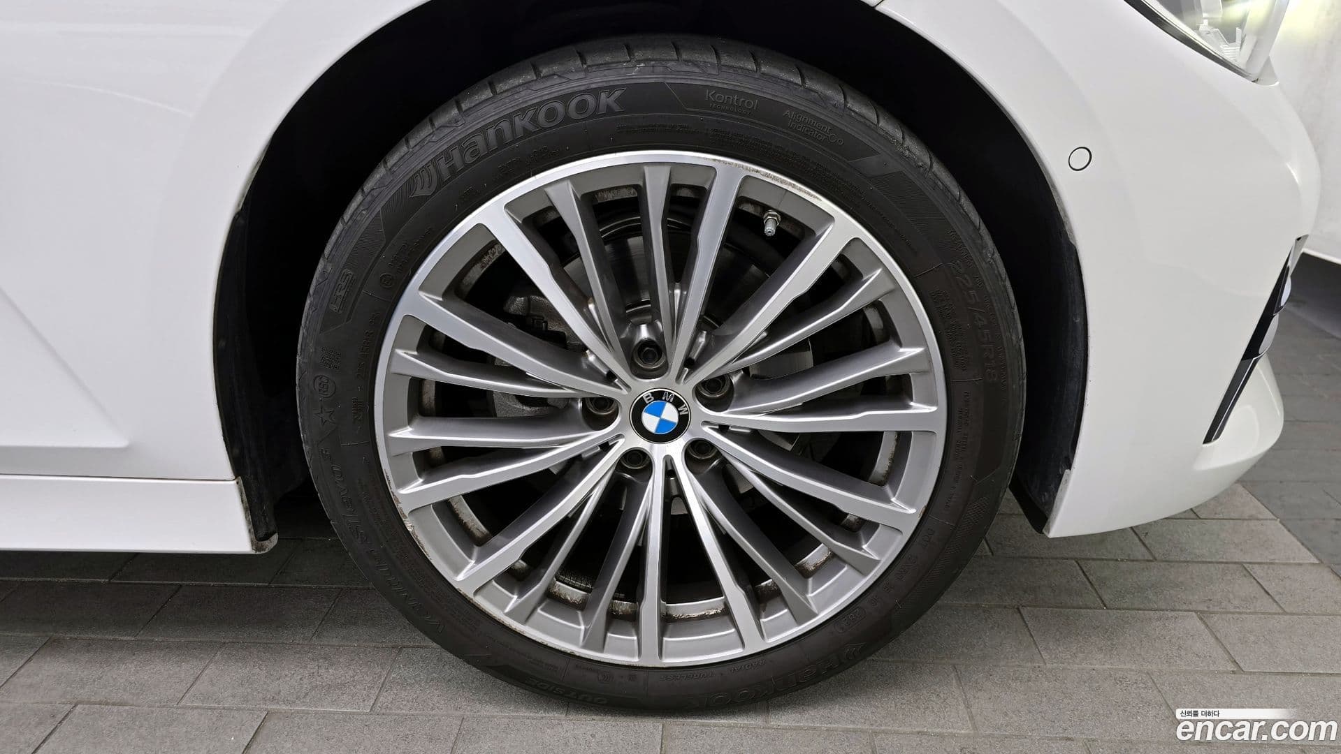 Main__Slider__Photo:3-Series BMW 2022.3-4