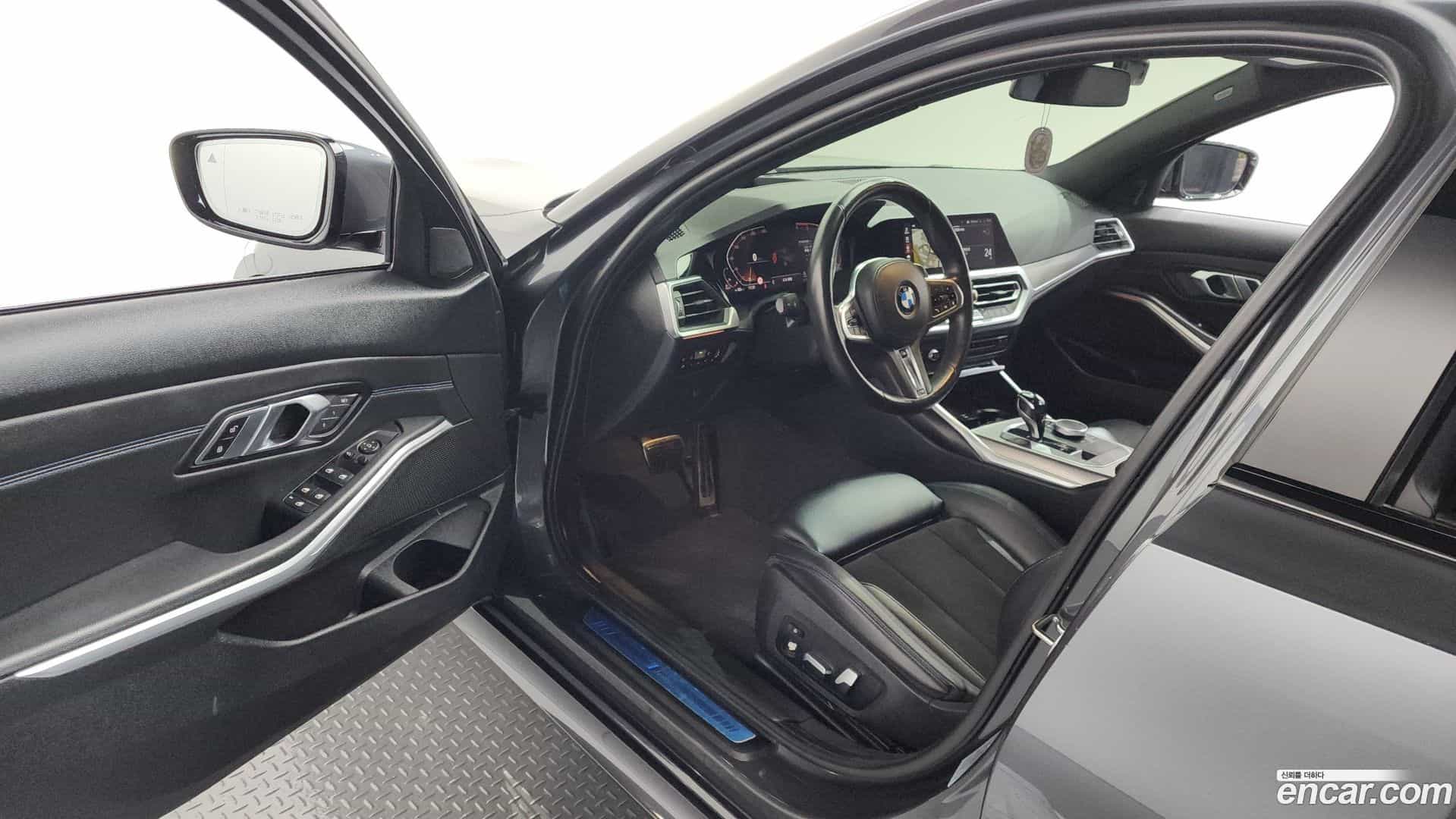 3-Series BMW 2020.0-INNER-010