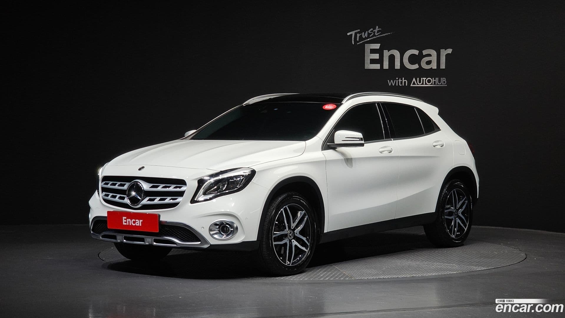 Main__Slider__Photo:GLA-Class Mercedes-Benz 2019.6-0