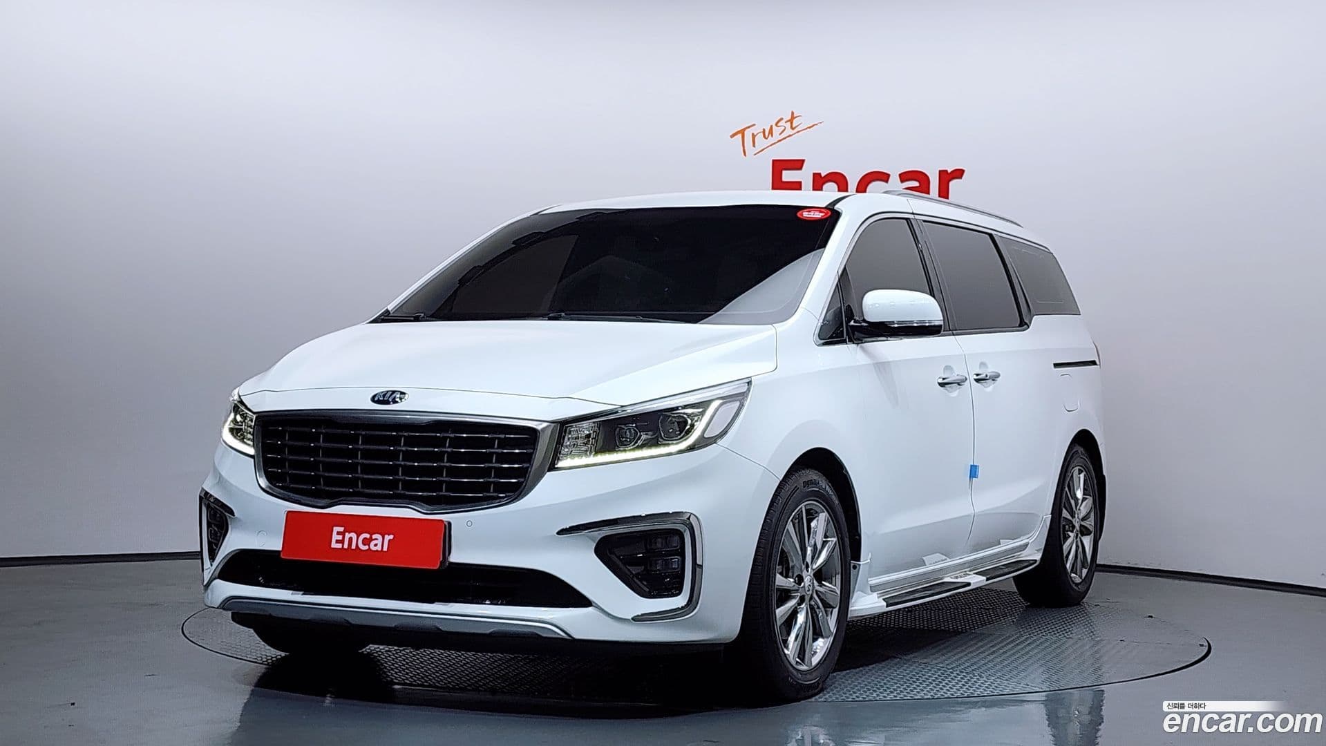 Main__Slider__Photo:Canival Kia 2019.11-0