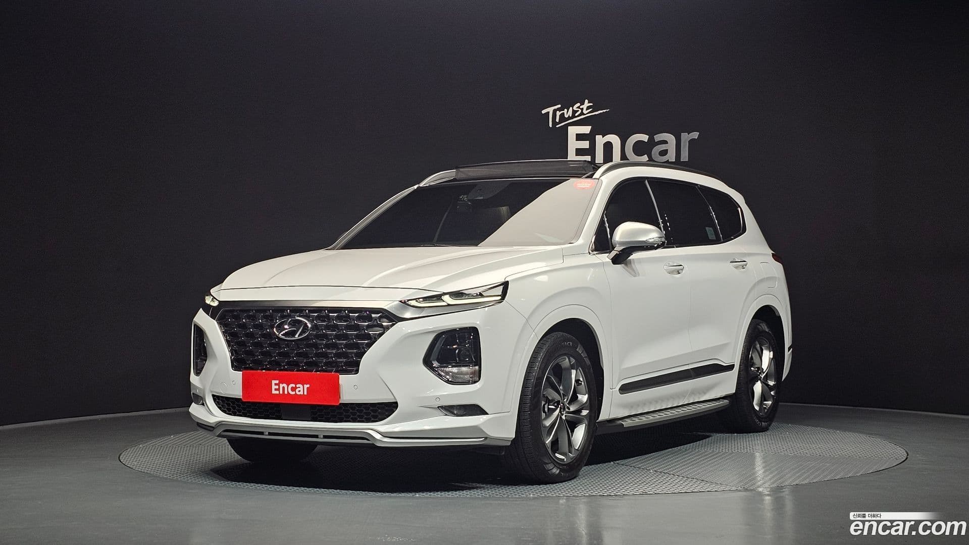 Main__Slider__Photo:Santafe Hyundai 2018.5-0