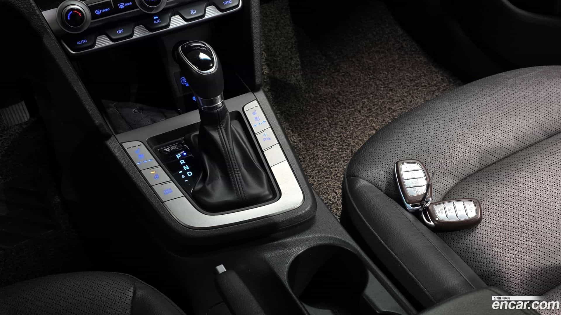 AVANTE Hyundai 2018.10-INNER-009