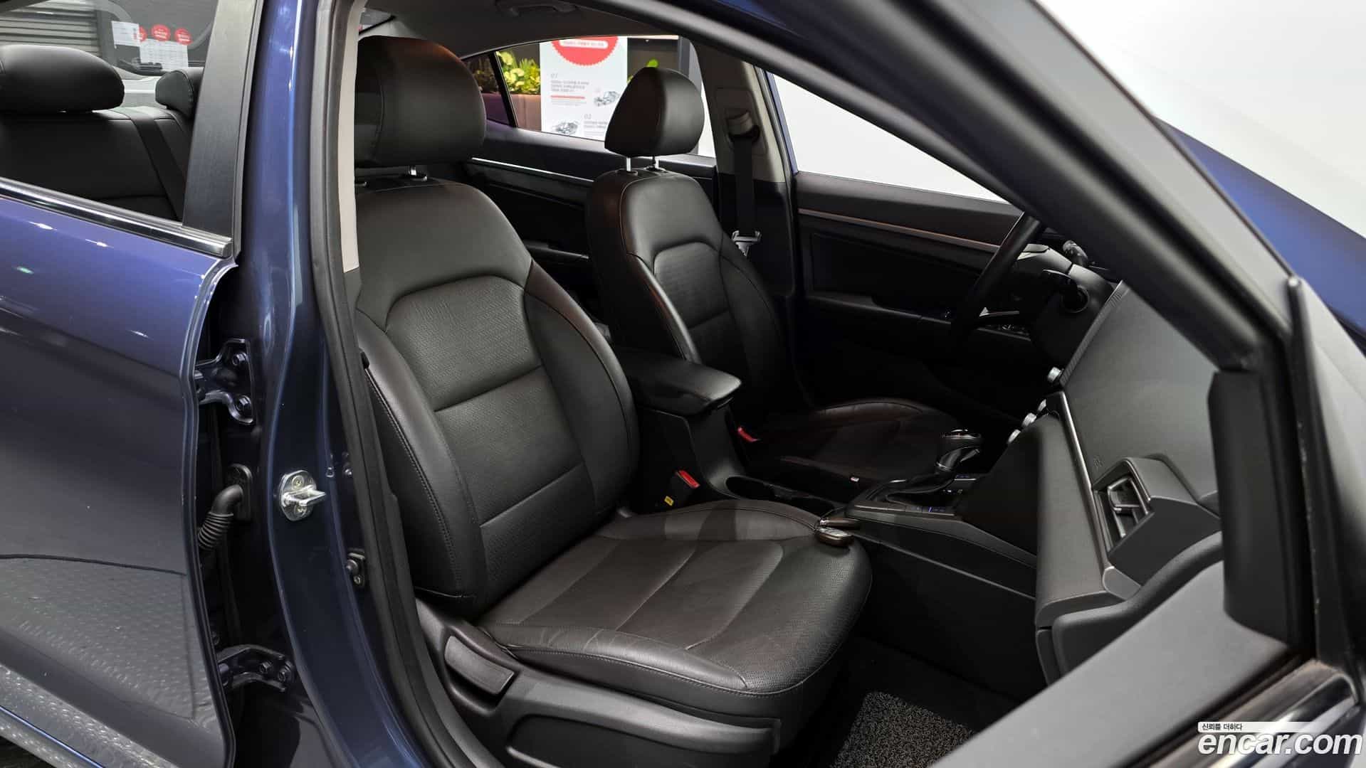 AVANTE Hyundai 2018.10-INNER-010