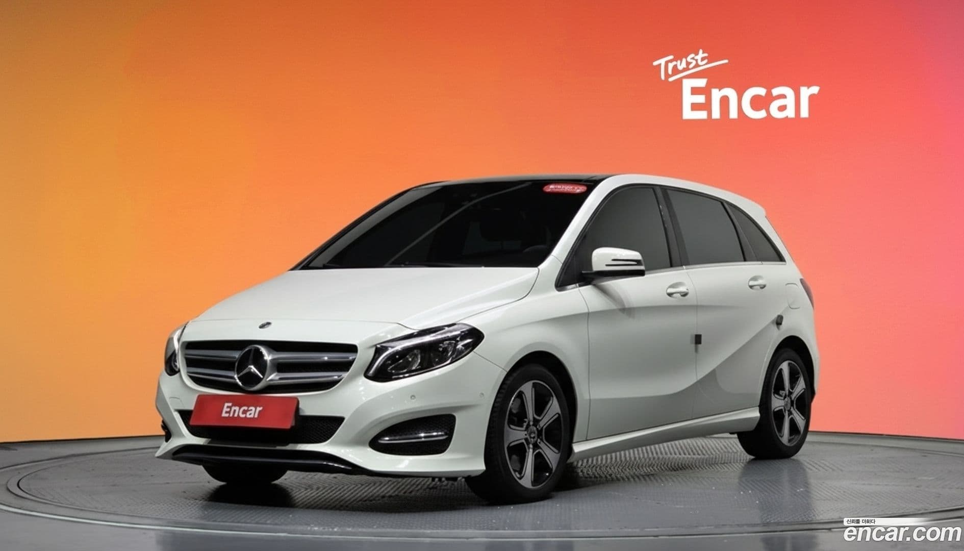 Main__Slider__Photo:B-Class Mercedes-Benz 2018.2-0
