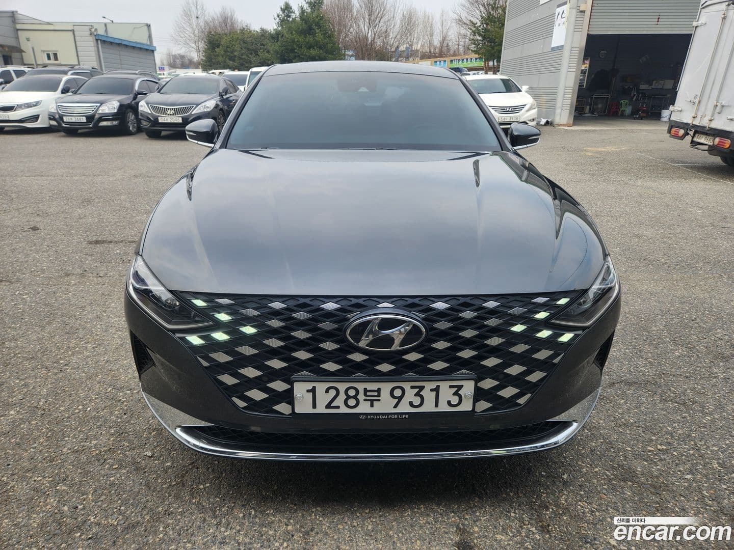 Main__Slider__Photo:Grandeur Hyundai 2020.4-0