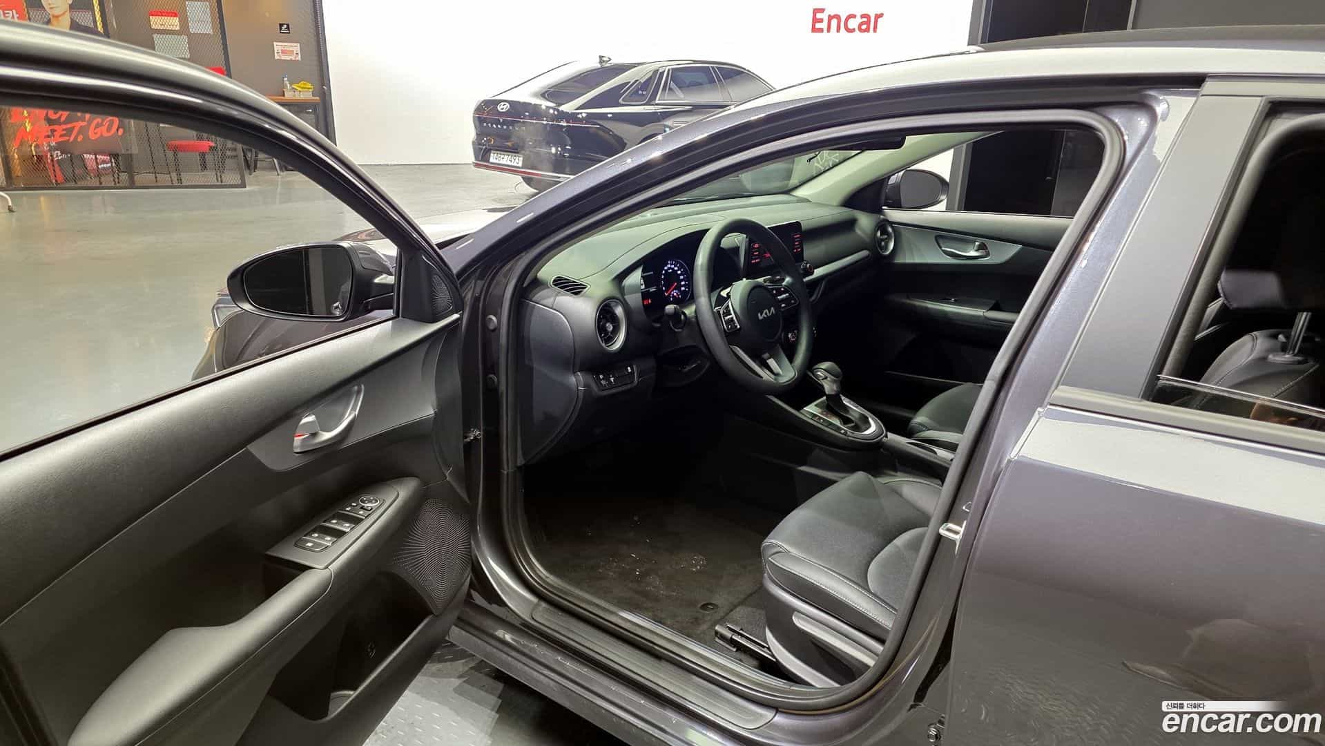 K3 Kia 2023.1-INNER-010