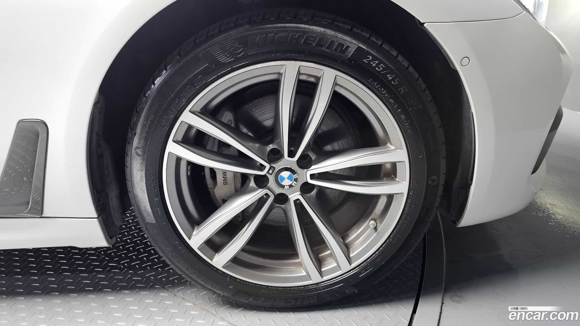 7-Series BMW 2018.1-OUTER-005