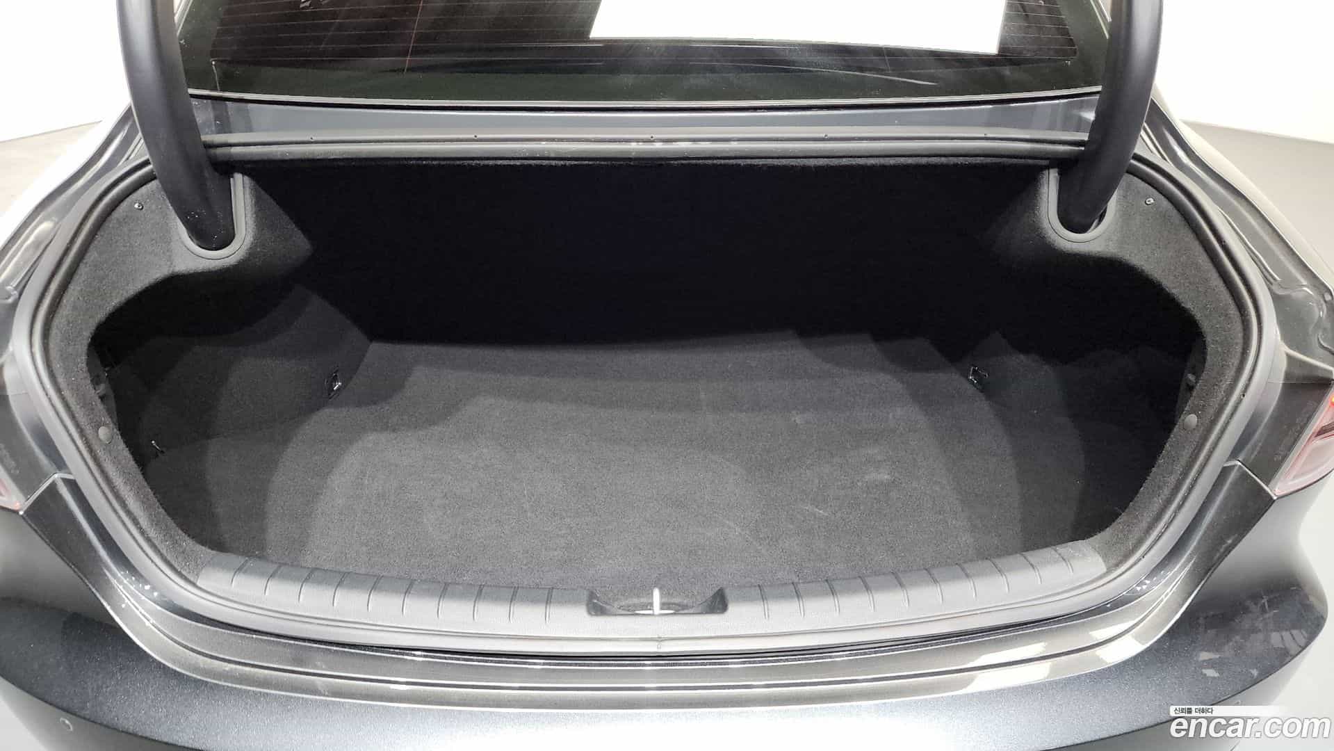 Grandeur Hyundai 2022.5-OPTION-024