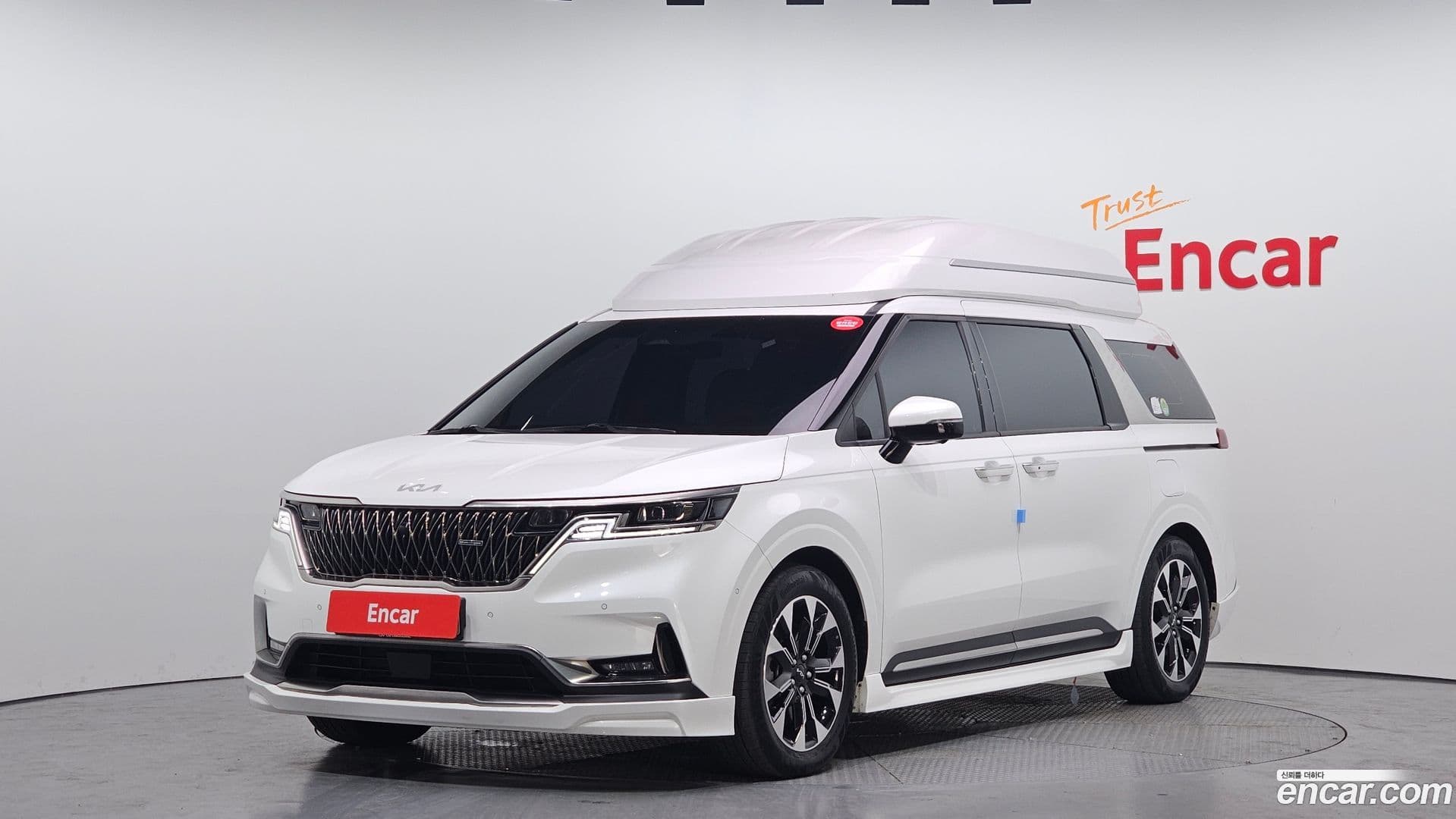 Main__Slider__Photo:Canival Kia 2023.9-0