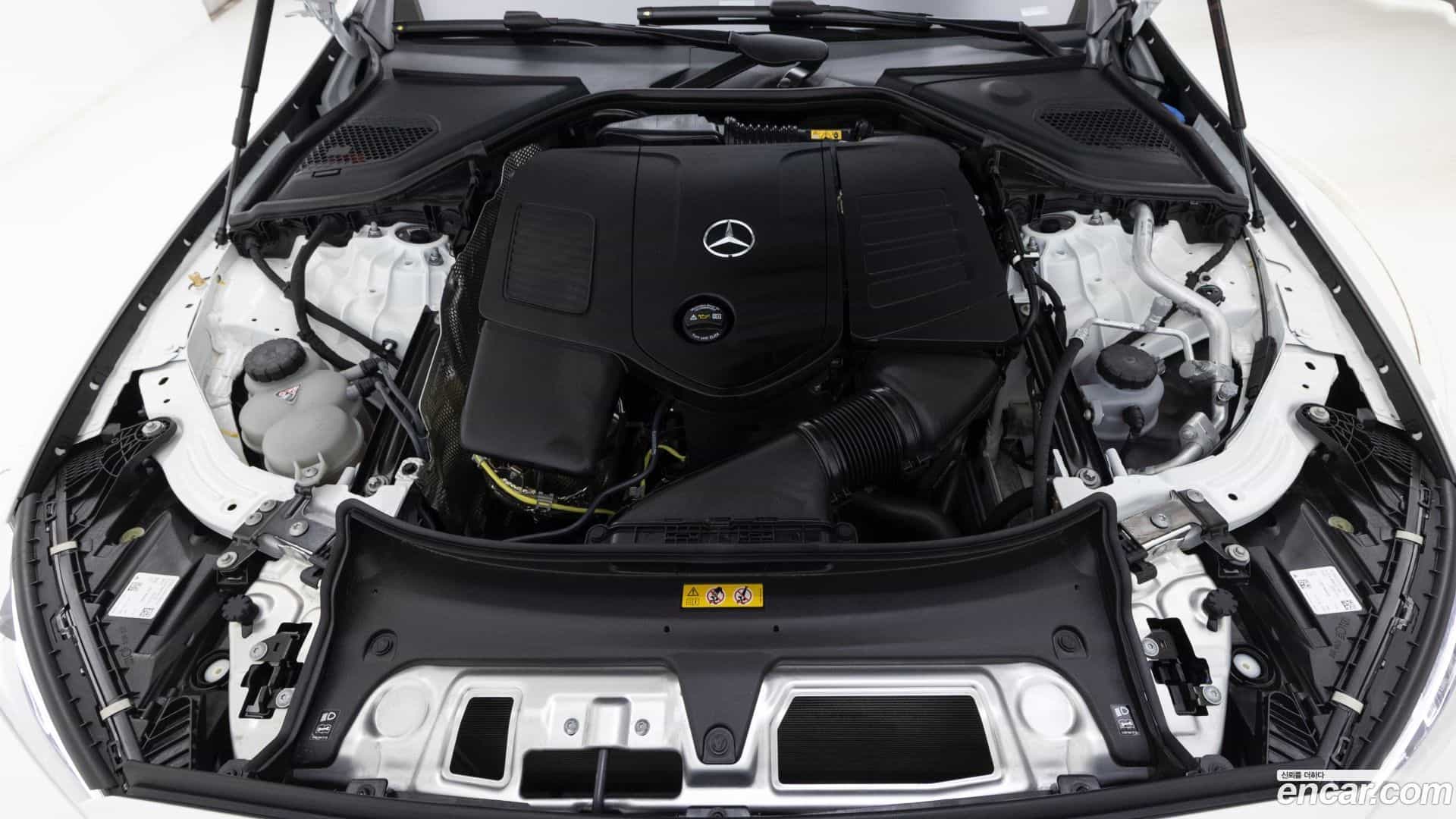 E-Class Mercedes-Benz 2025.11-OUTER-006