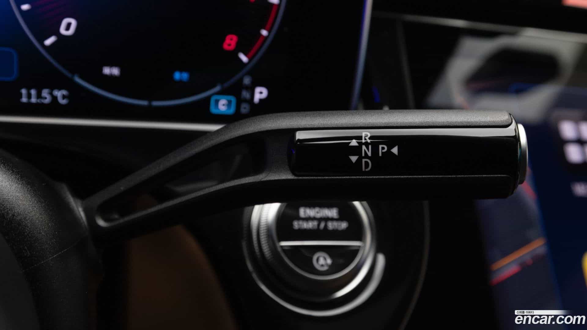 E-Class Mercedes-Benz 2025.11-INNER-009