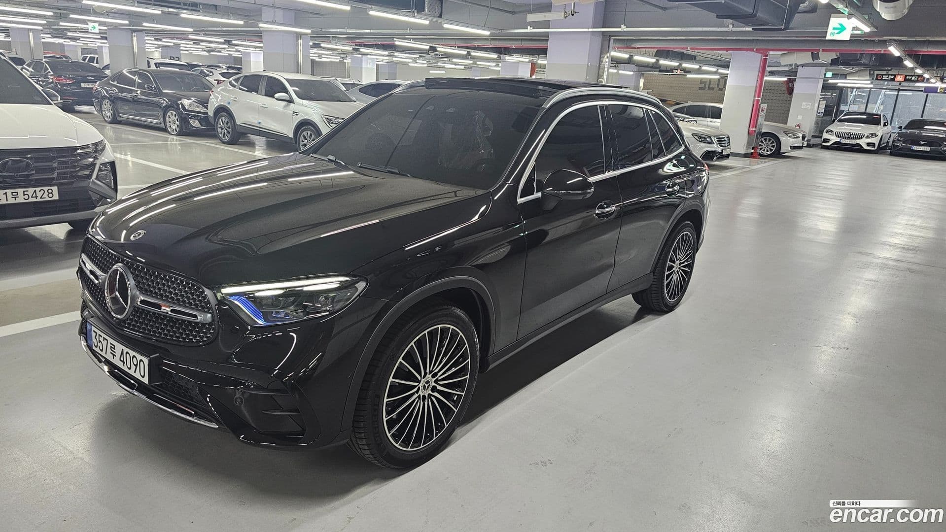 Main__Slider__Photo:GLC-Class Mercedes-Benz 2026.2-0