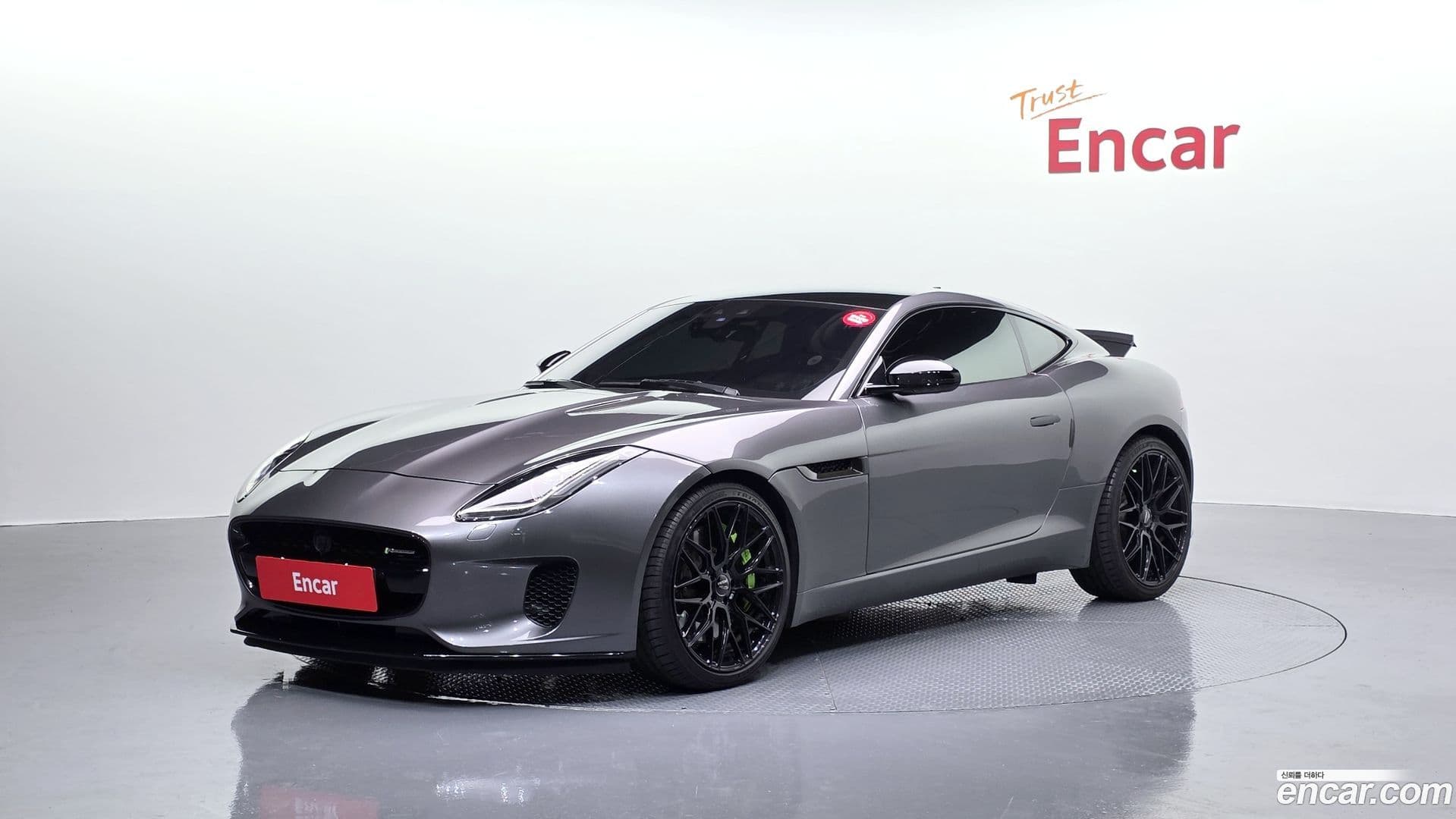 Main__Slider__Photo:F-TYPE Jaguar 2018.2-0