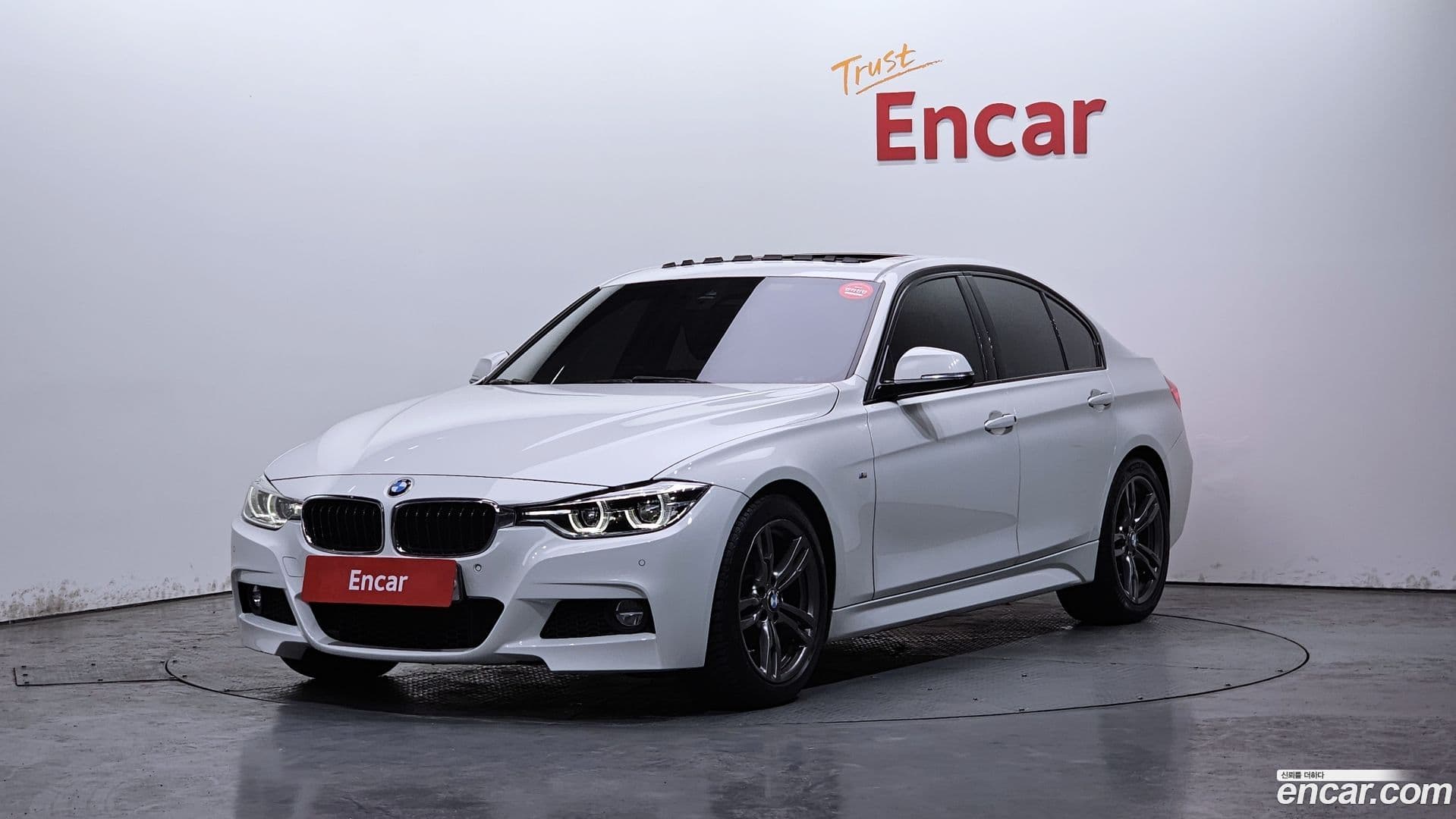 Main__Slider__Photo:3-Series BMW 2018.10-0