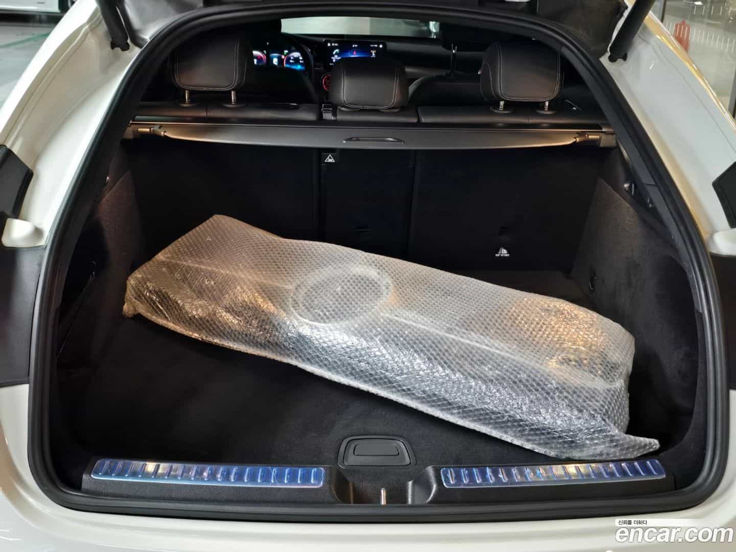GLC-Class Mercedes-Benz 2023.2-INNER-007
